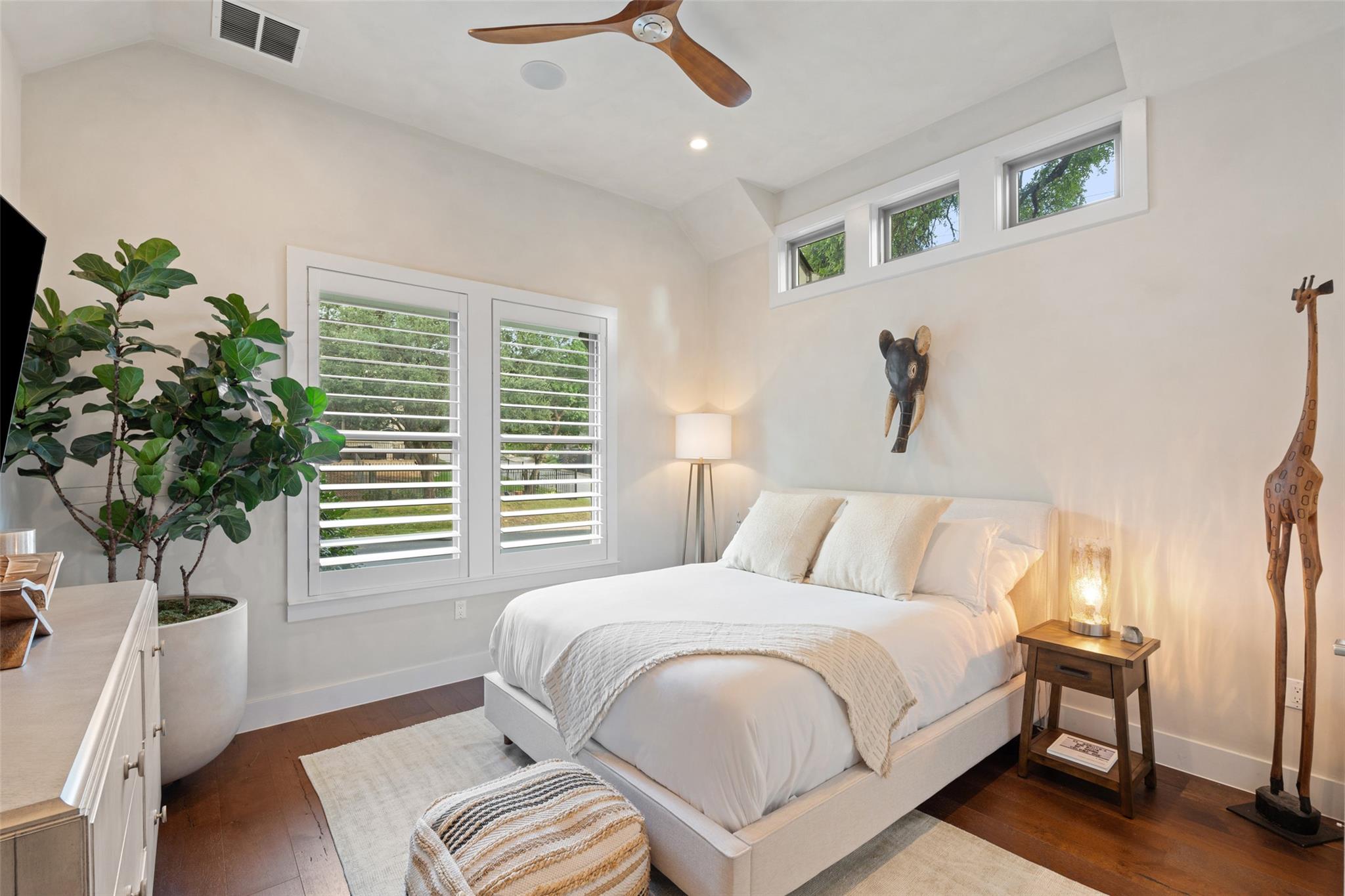 1002 Meriden Ln, Austin, TX 78703