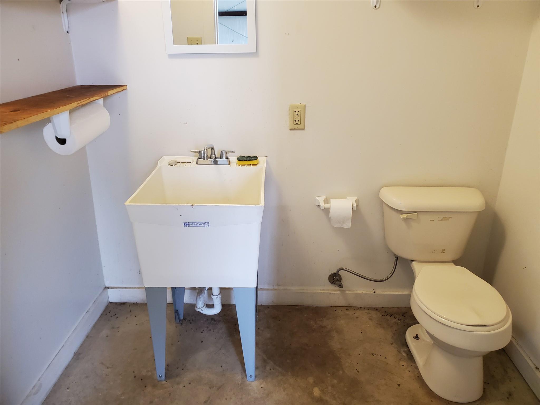 1010 Martin Rd, Dripping Springs, TX 78620