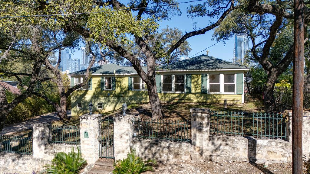 212 Bonnieview St, Austin, TX 78704