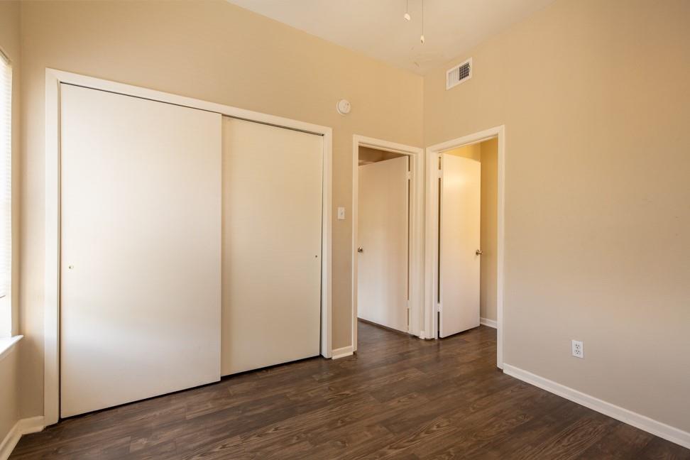 712 Graham Pl # 305, Austin, TX 78705