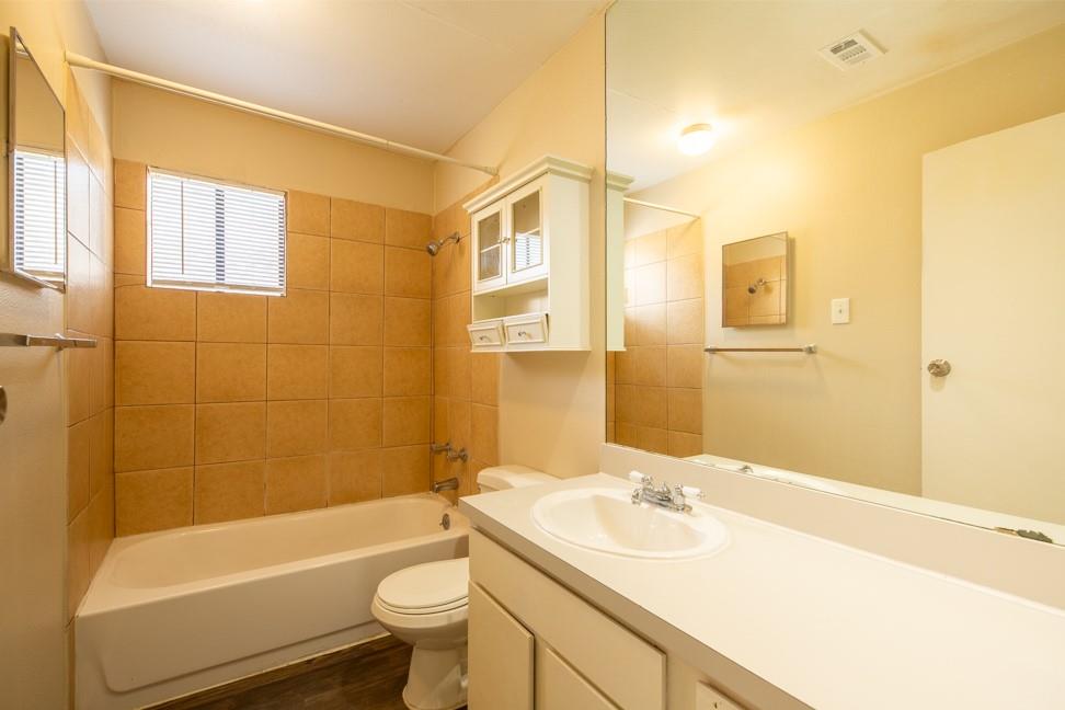 712 Graham Pl # 305, Austin, TX 78705