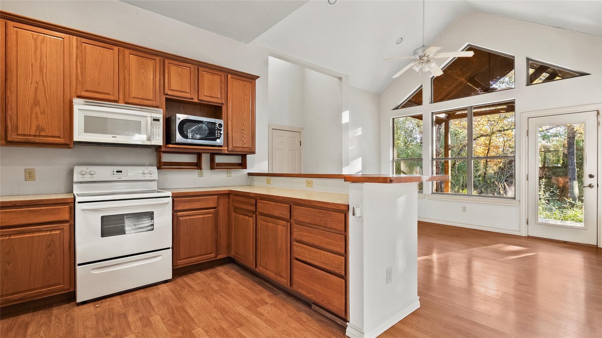 315 Arbors Cir, Elgin, TX 78621