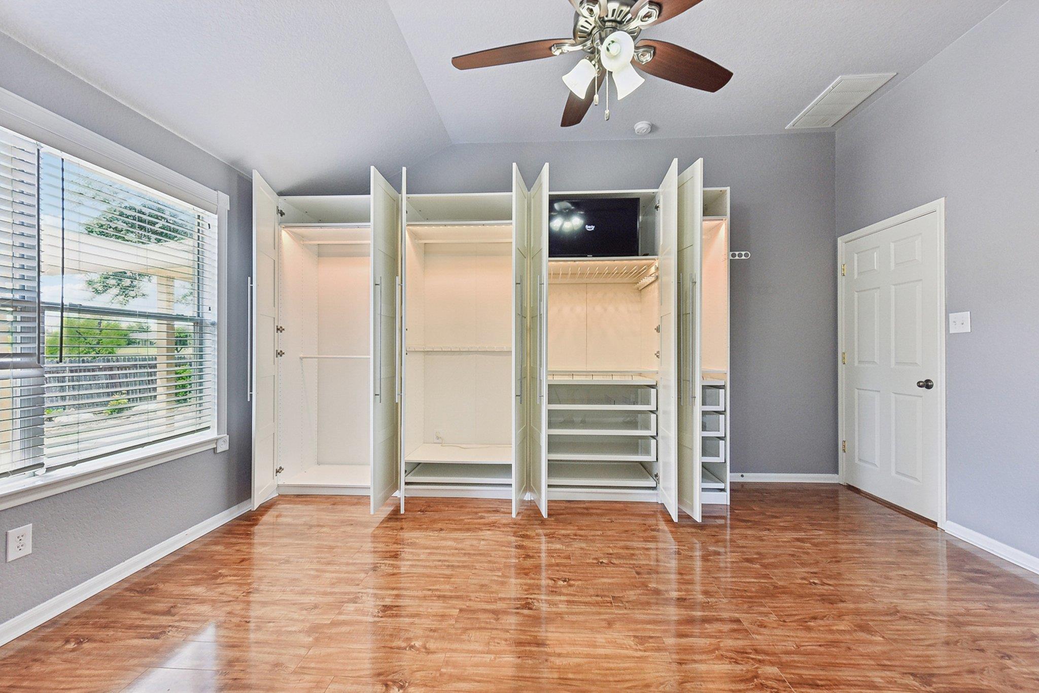 217 Newport Landing Pl, Round Rock, TX 78665