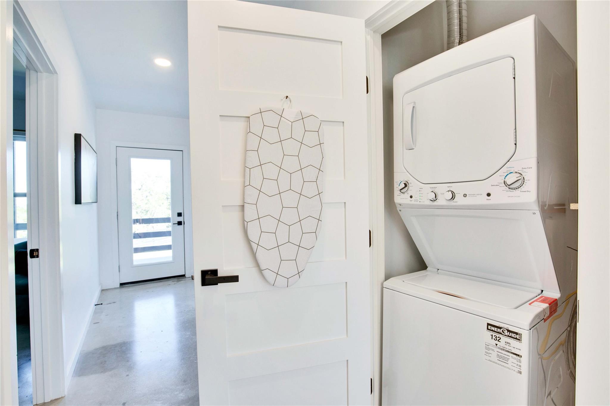 221 Hilltop Dr, Dripping Springs, TX 78620