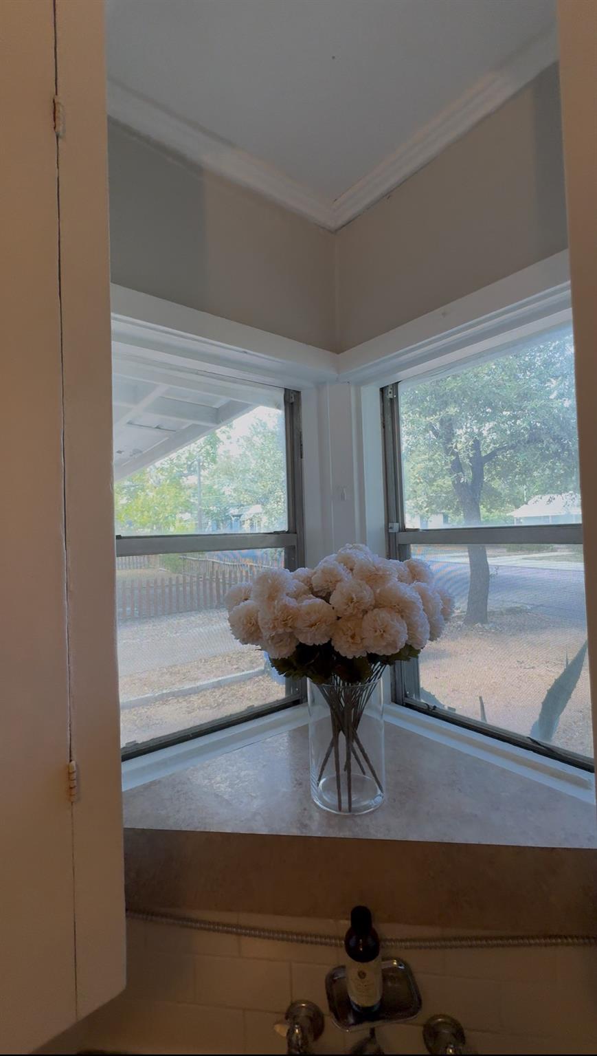 935 E 53 1/2 St, Austin, TX 78751