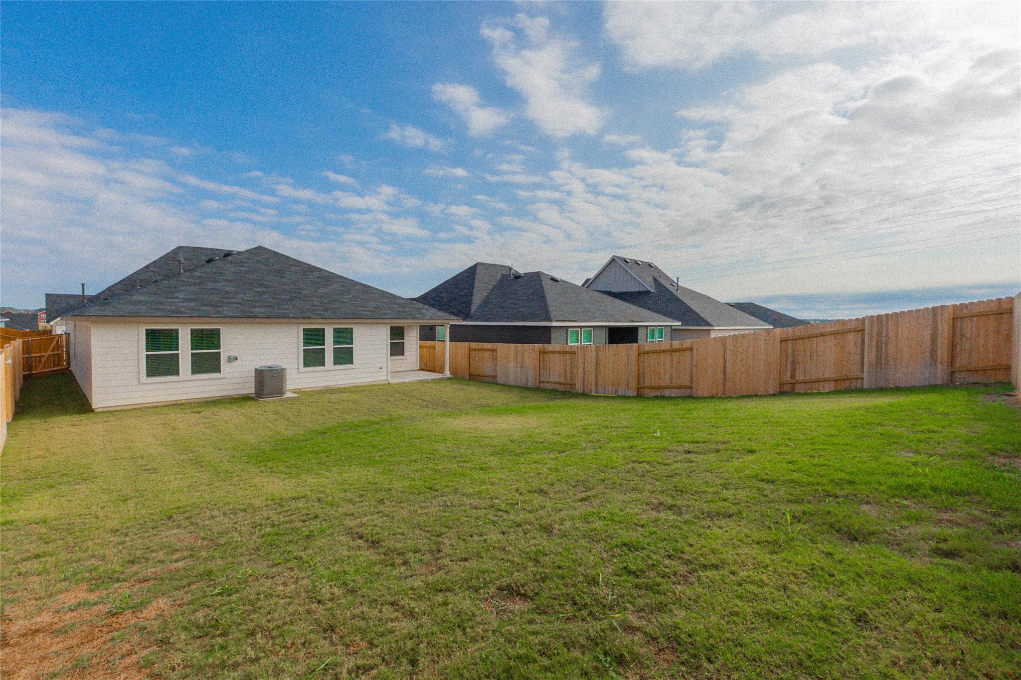 224 Las Lomas Dr, San Marcos, TX 78666