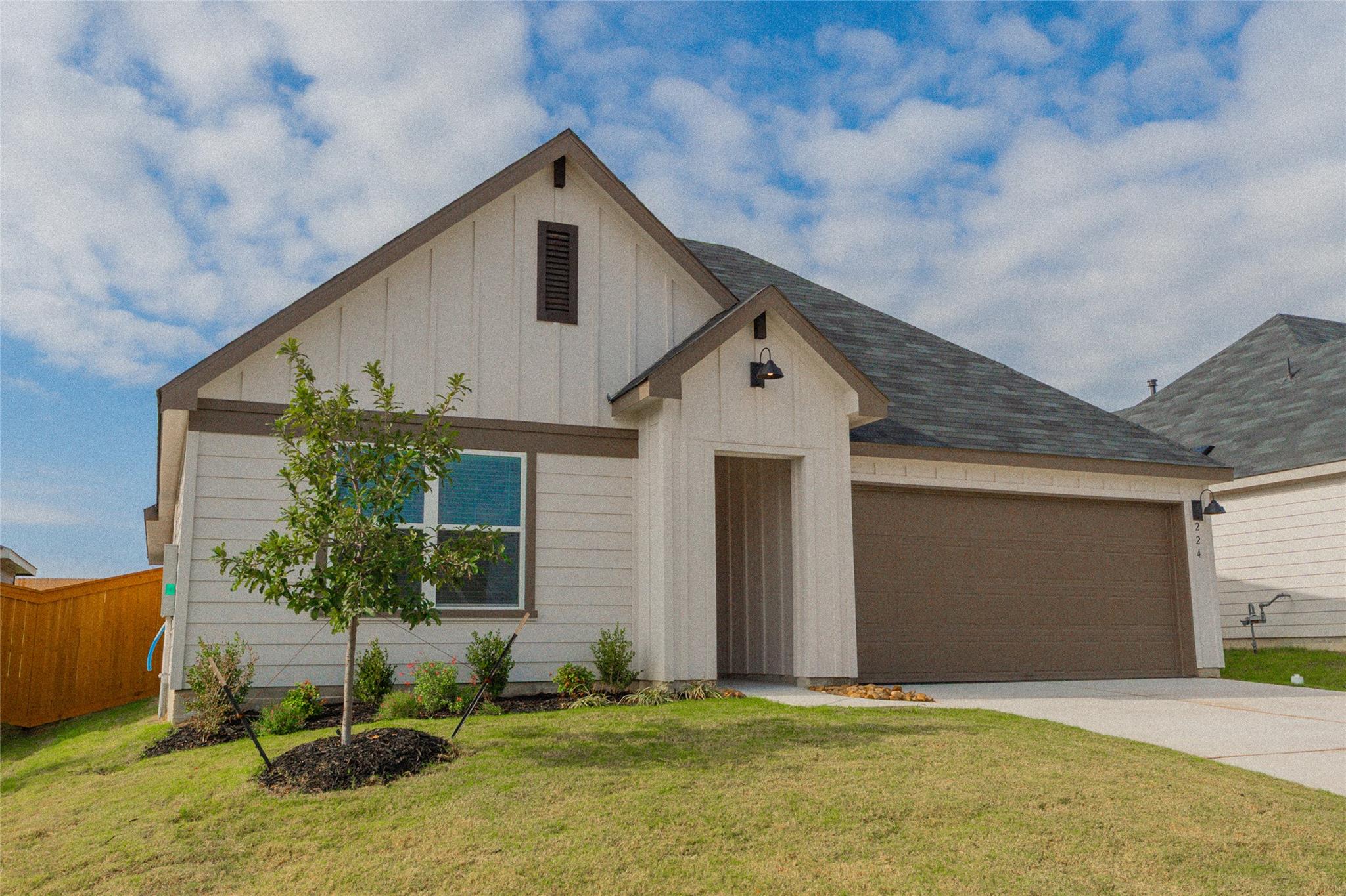 224 Las Lomas Dr, San Marcos, TX 78666