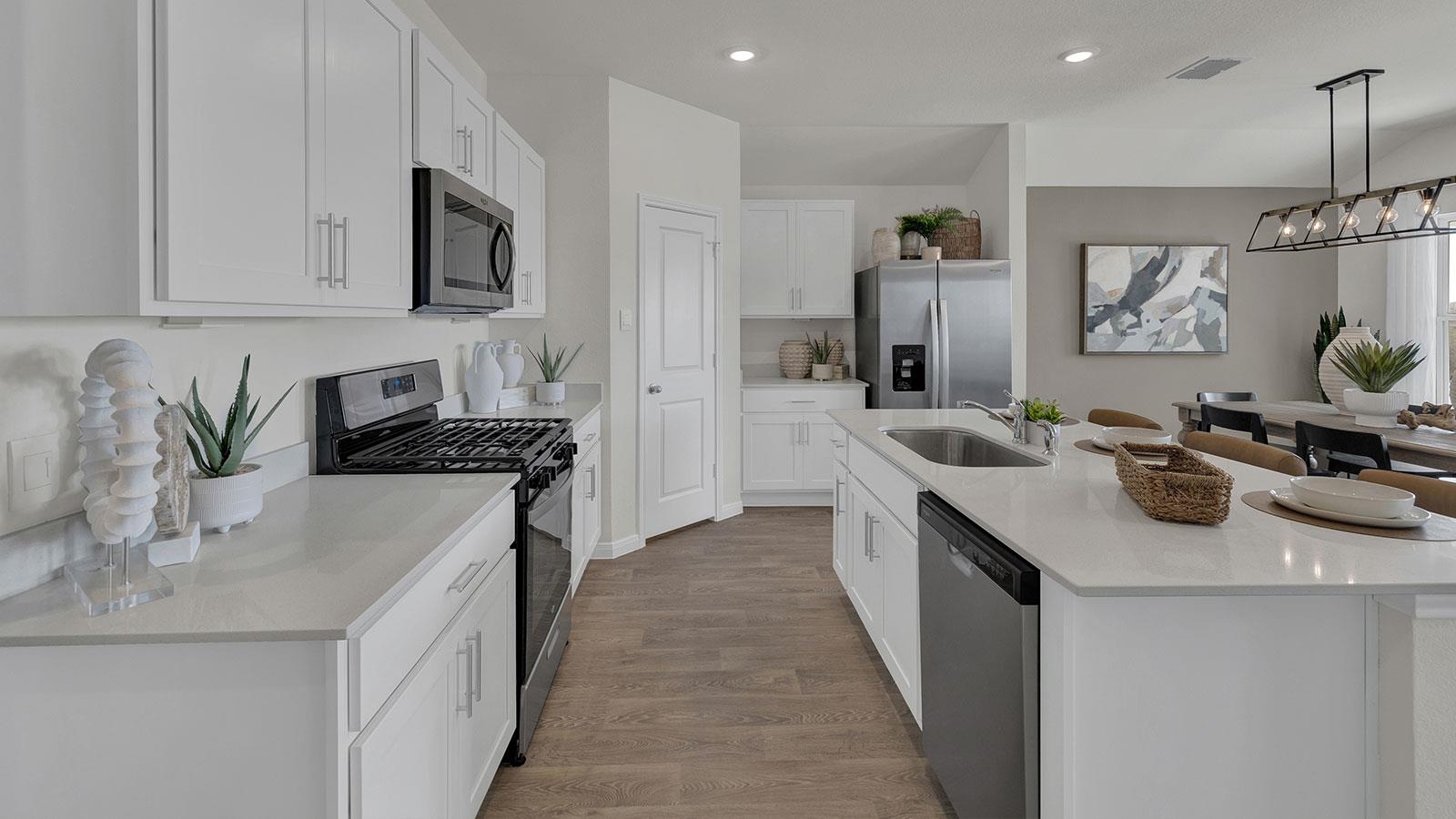 224 Las Lomas Dr, San Marcos, TX 78666