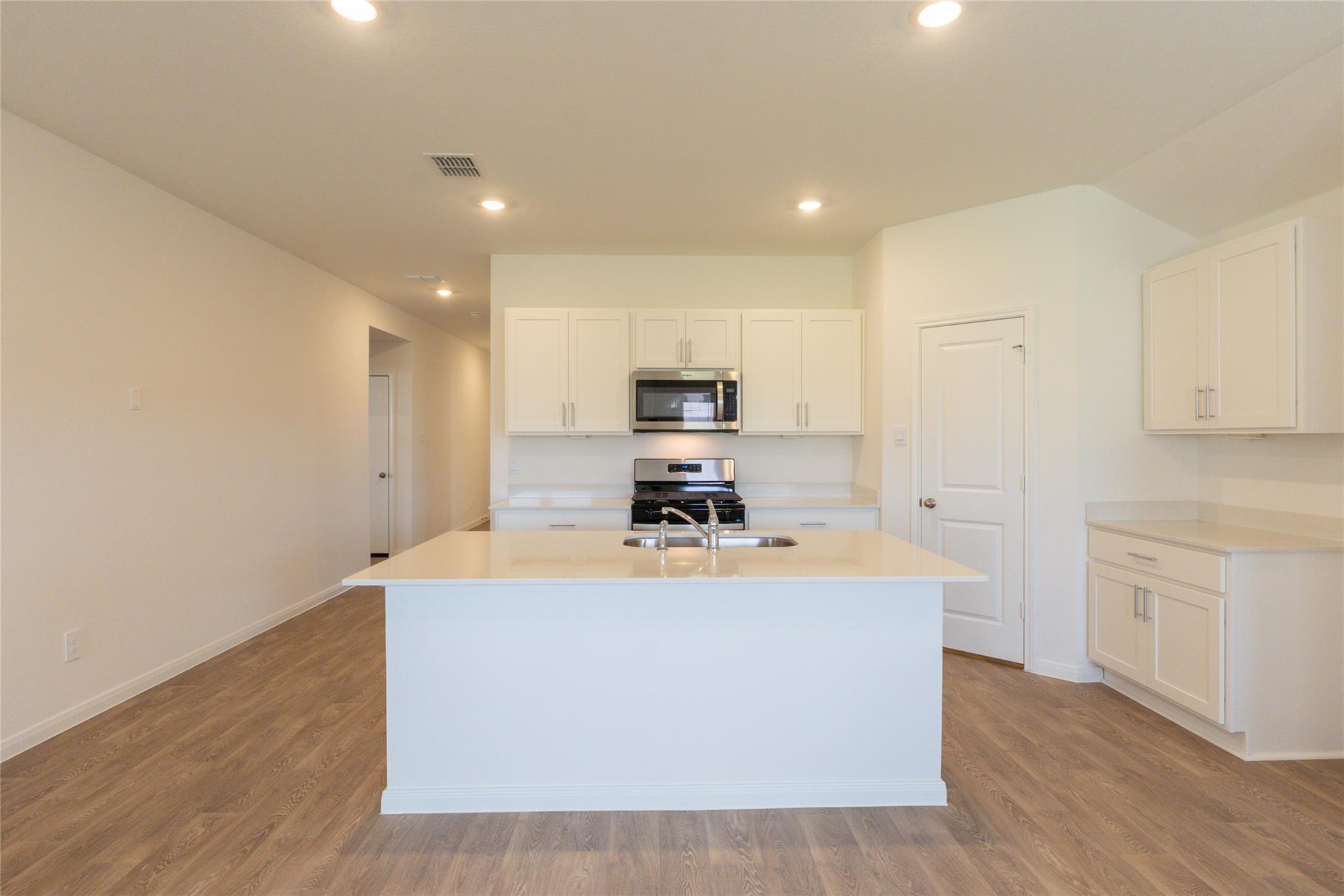 224 Las Lomas Dr, San Marcos, TX 78666