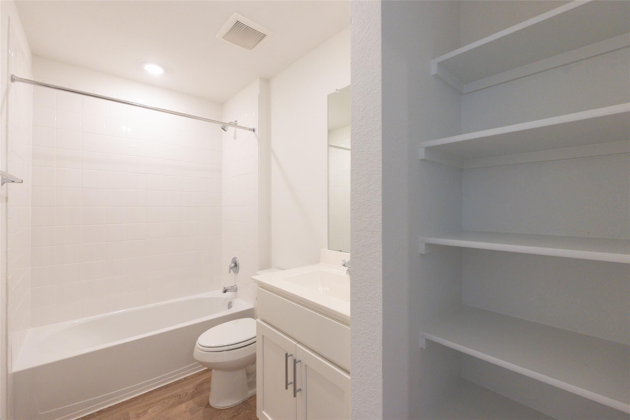 224 Las Lomas Dr, San Marcos, TX 78666