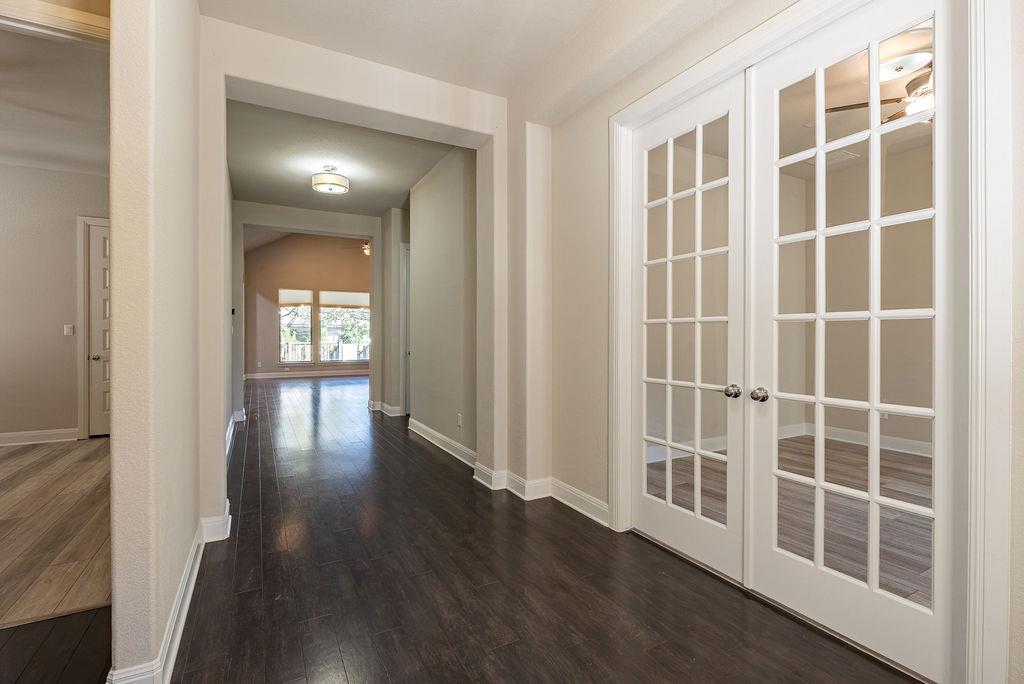 205 Barefoot Park Ln, Georgetown, TX 78628