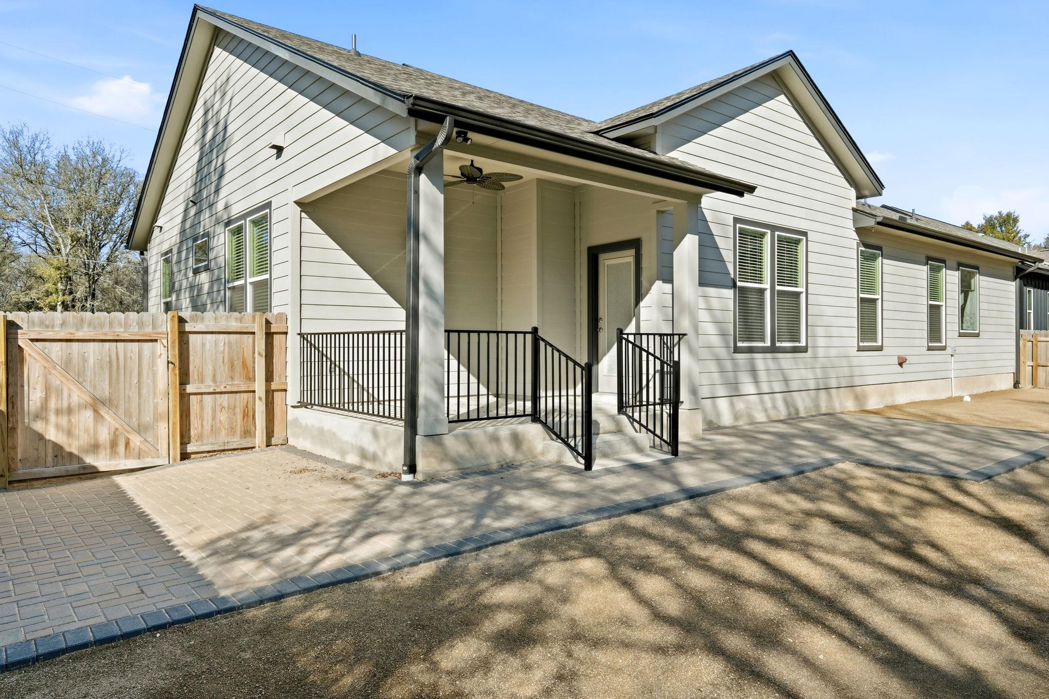193 Waikakaaua Dr, Bastrop, TX 78602