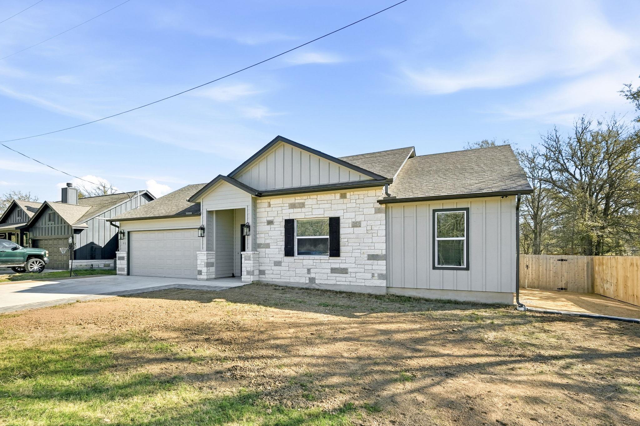 193 Waikakaaua Dr, Bastrop, TX 78602