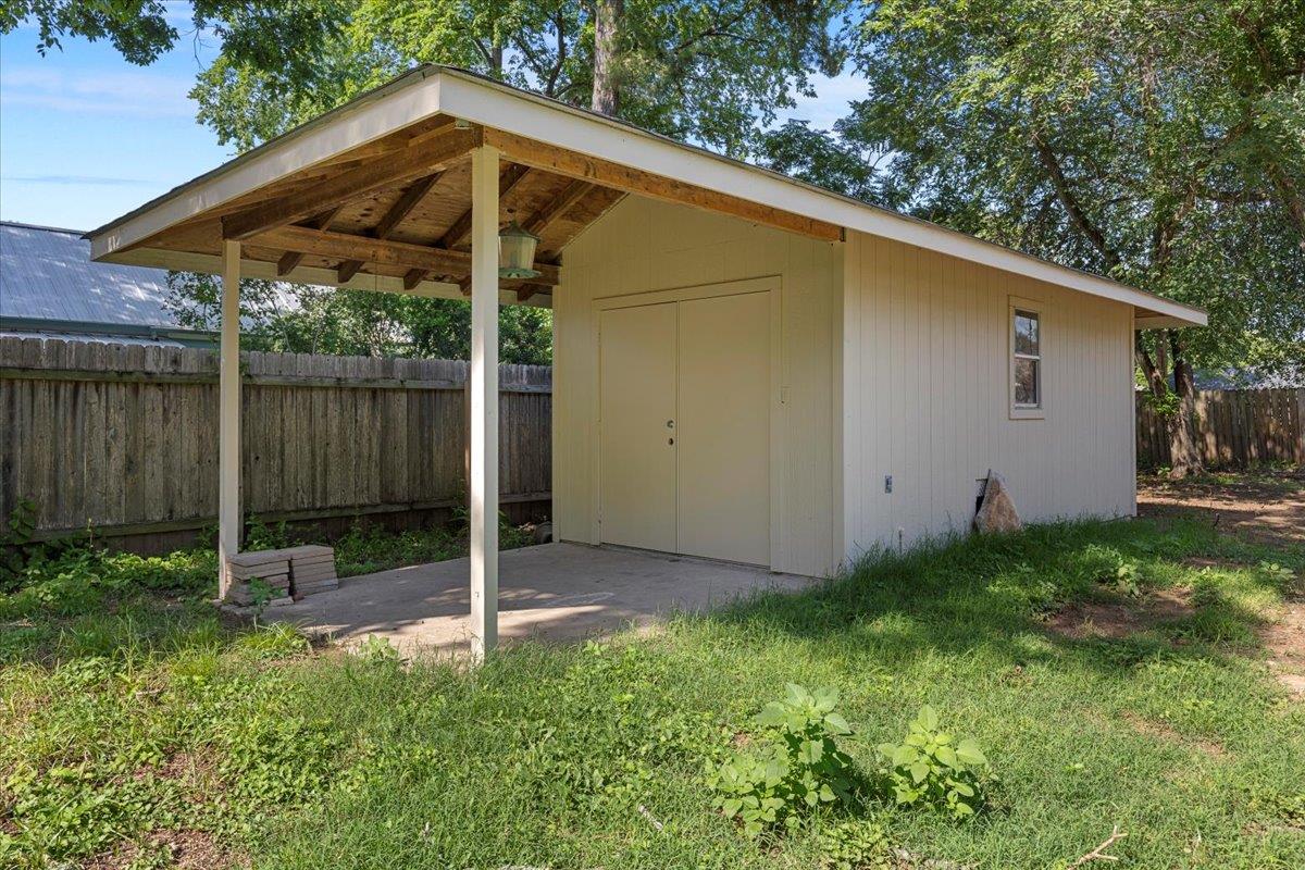 Smithville, TX 78957