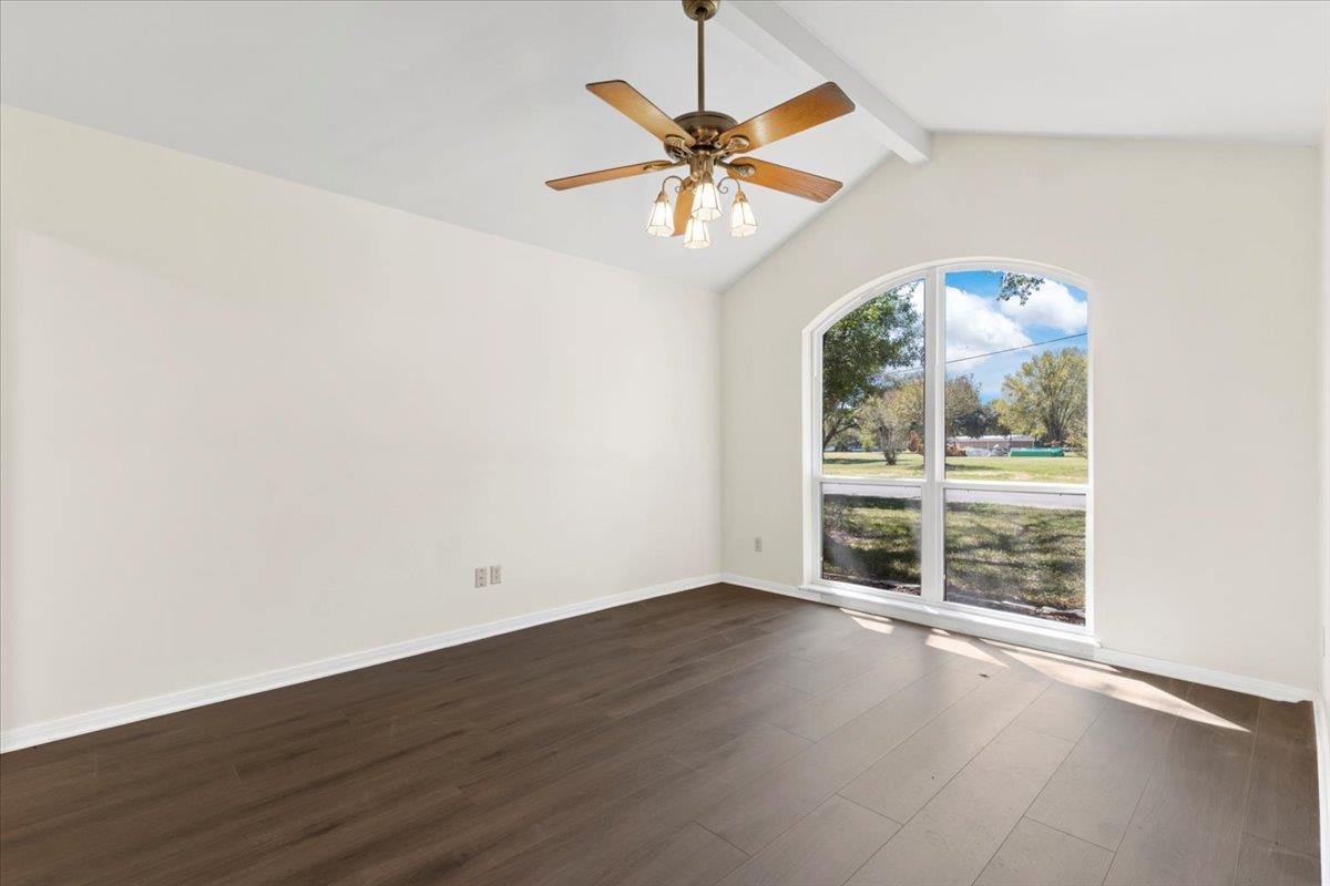 Smithville, TX 78957