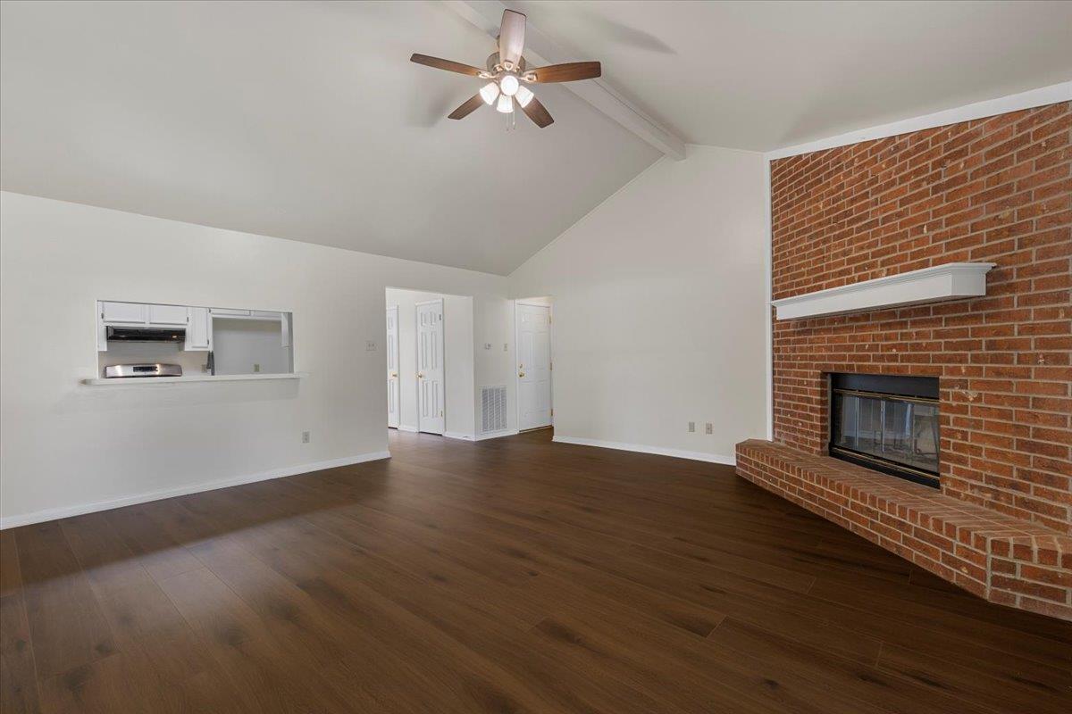 Smithville, TX 78957