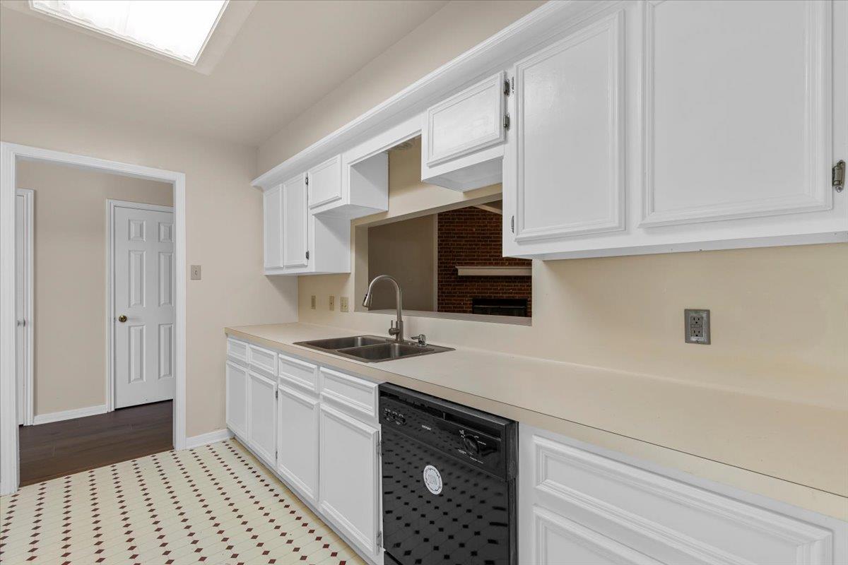 Smithville, TX 78957