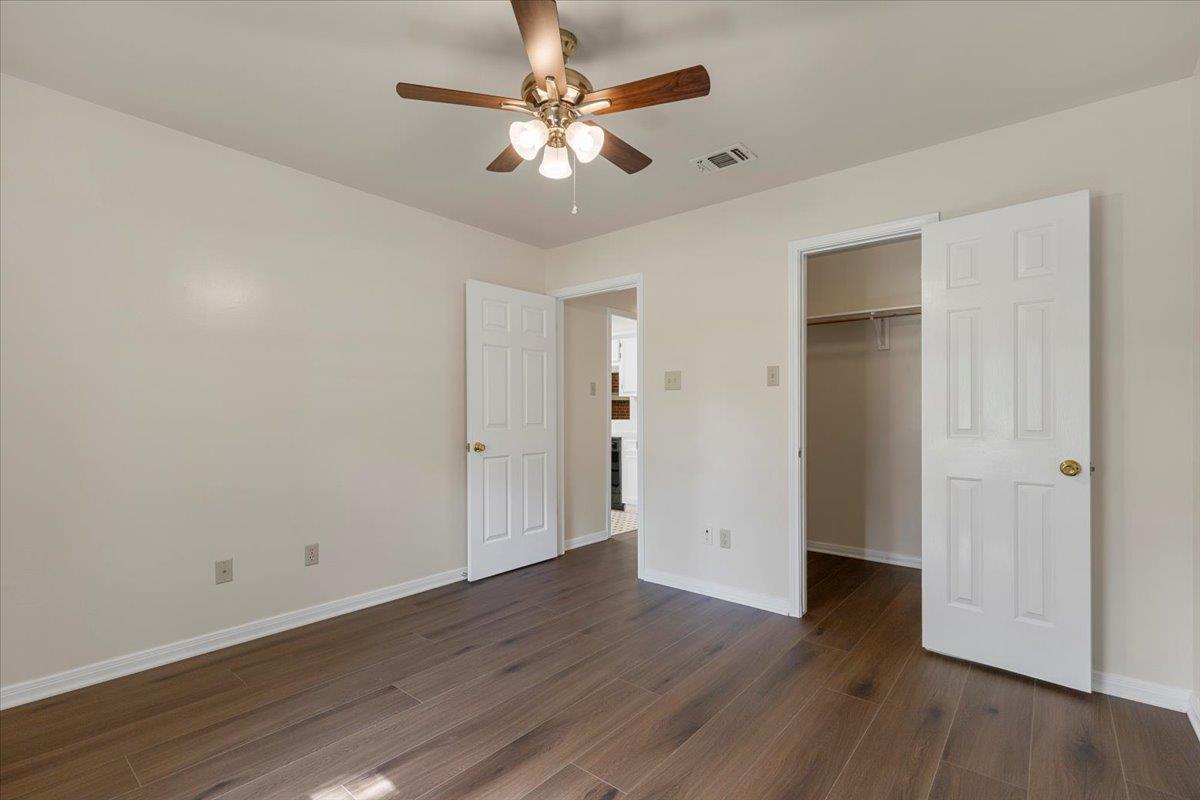 Smithville, TX 78957