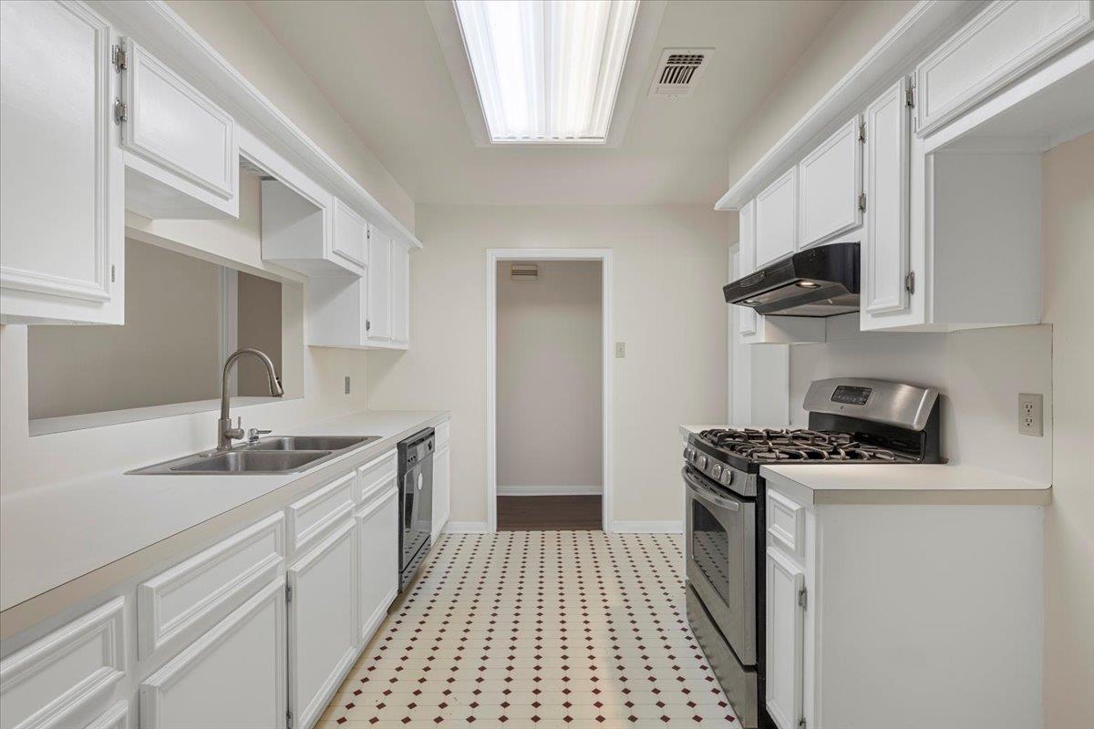 Smithville, TX 78957