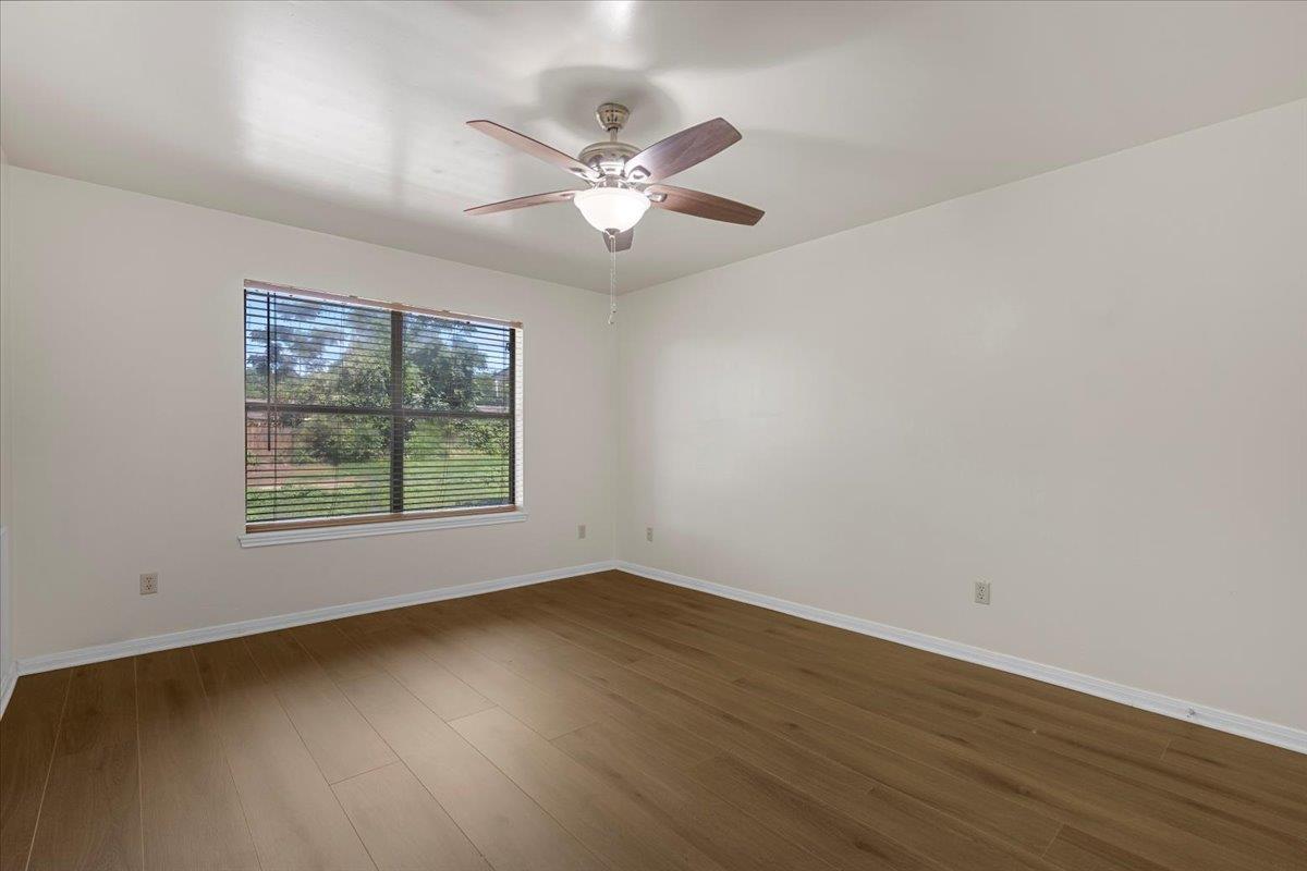 Smithville, TX 78957