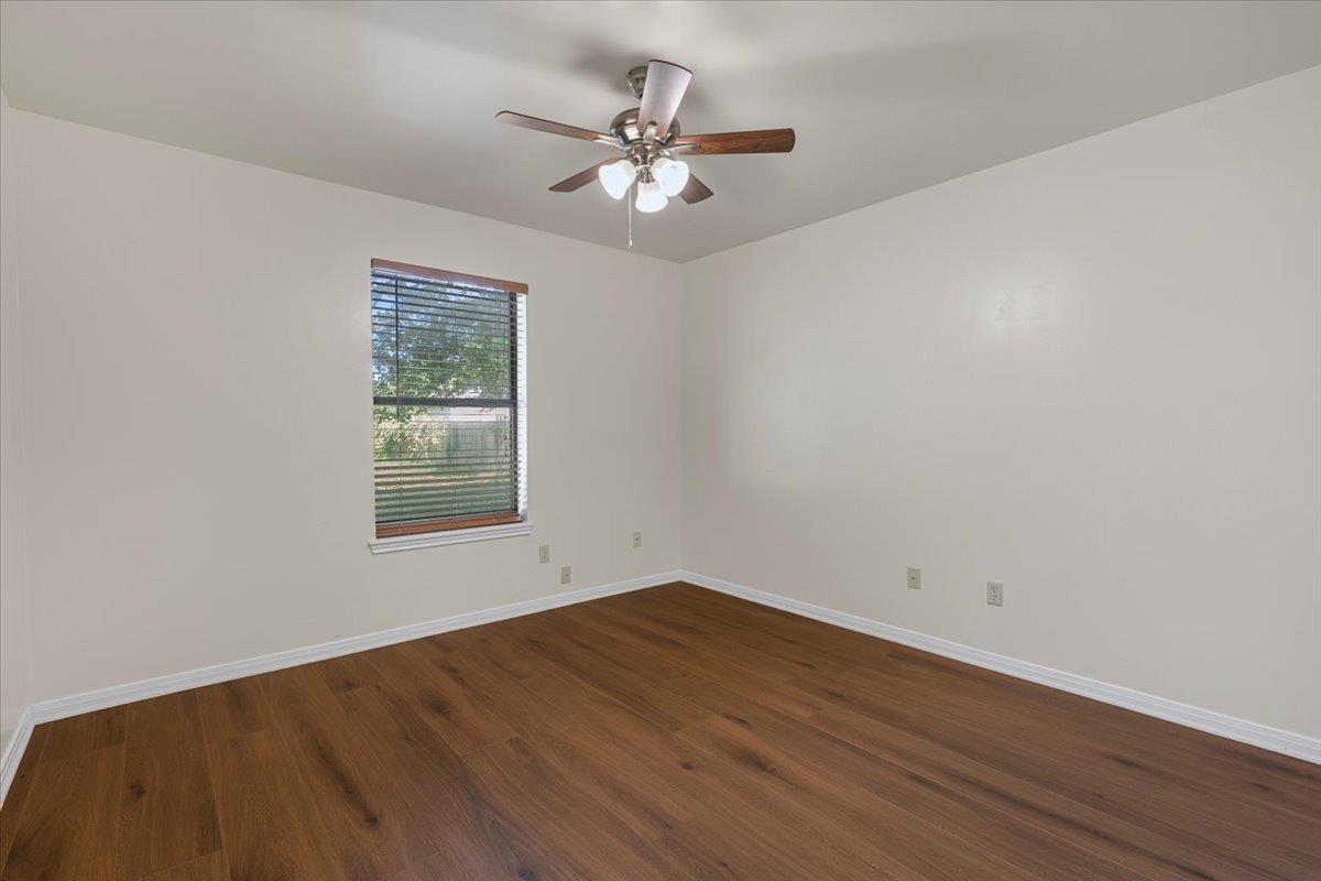 Smithville, TX 78957