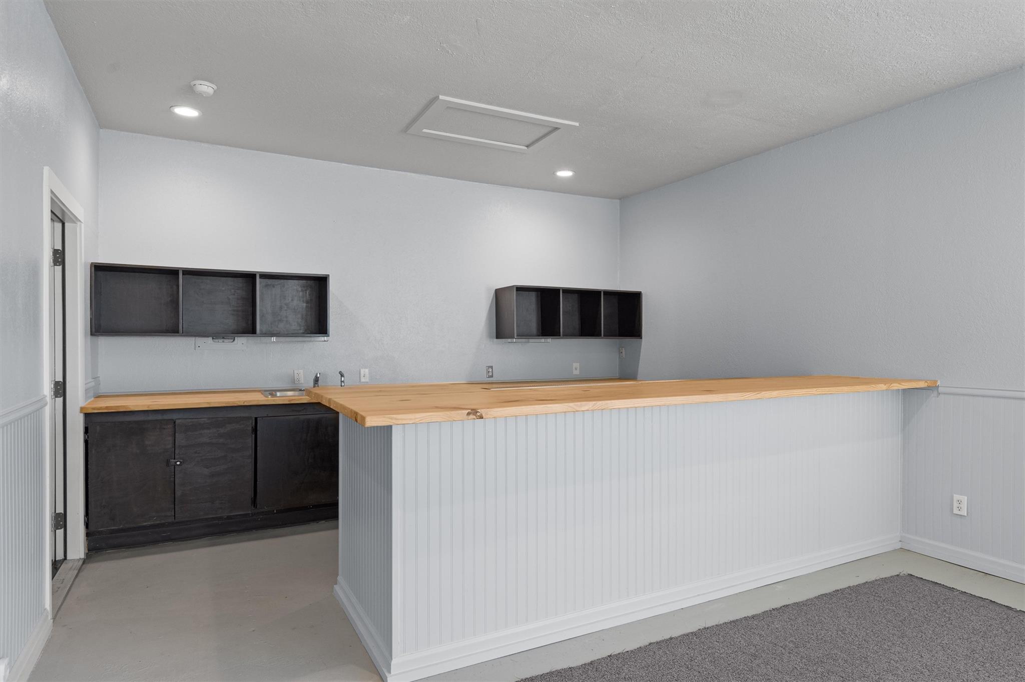 1102 Beech St, Taylor, TX 76574