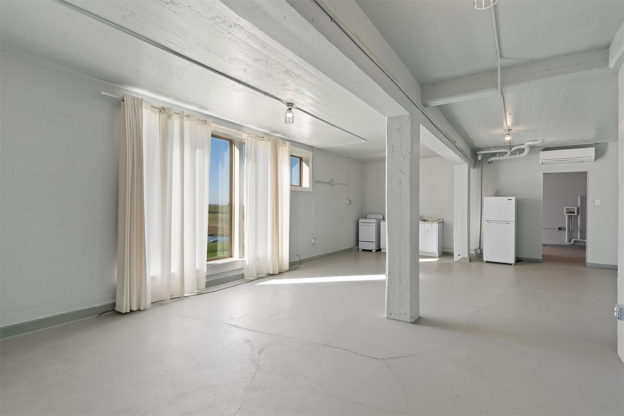 1102 Beech St, Taylor, TX 76574