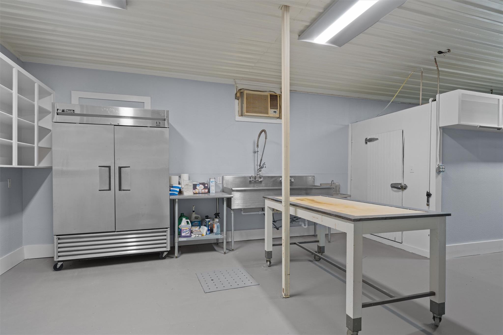 1102 Beech St, Taylor, TX 76574