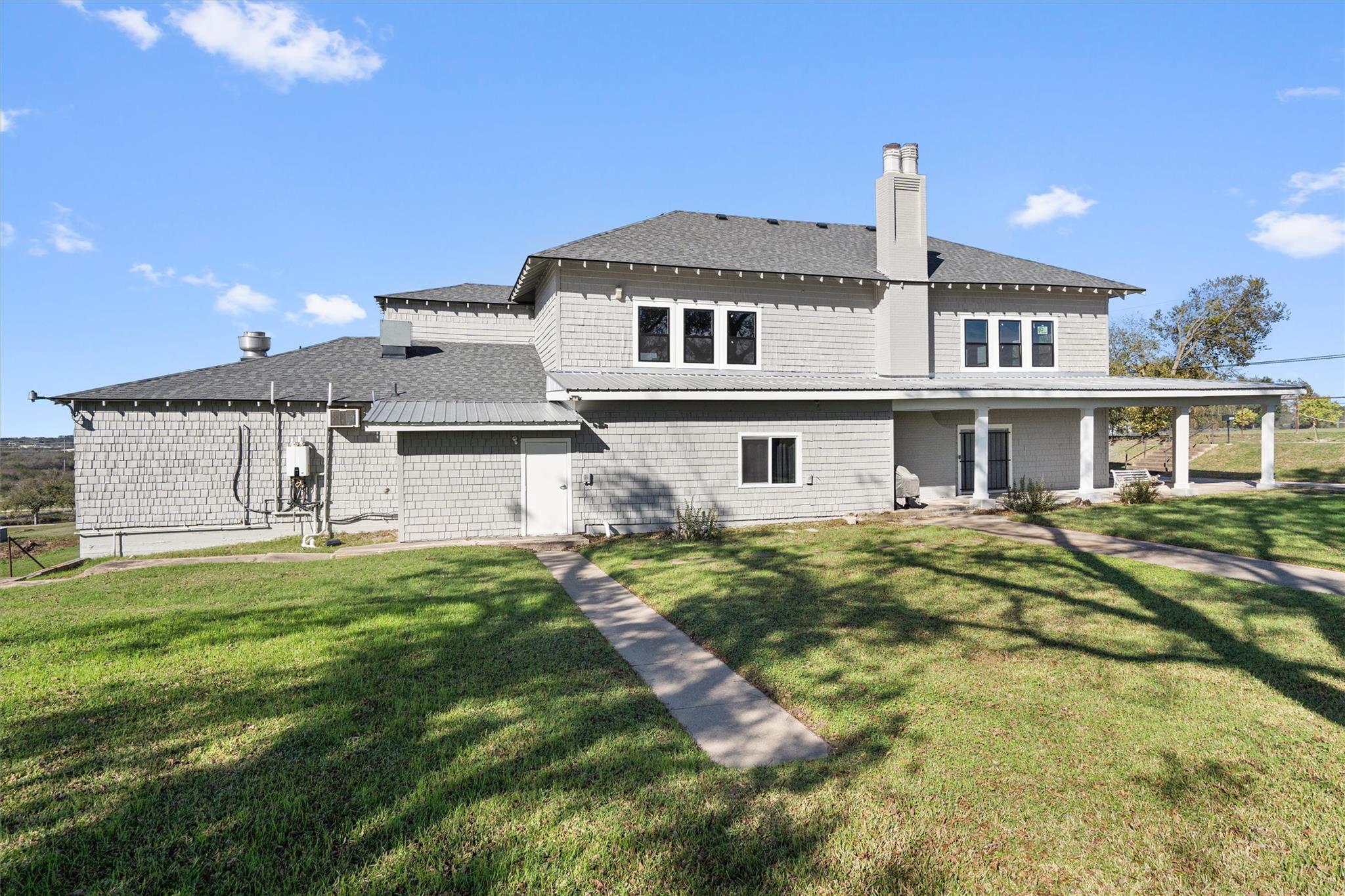 1102 Beech St, Taylor, TX 76574