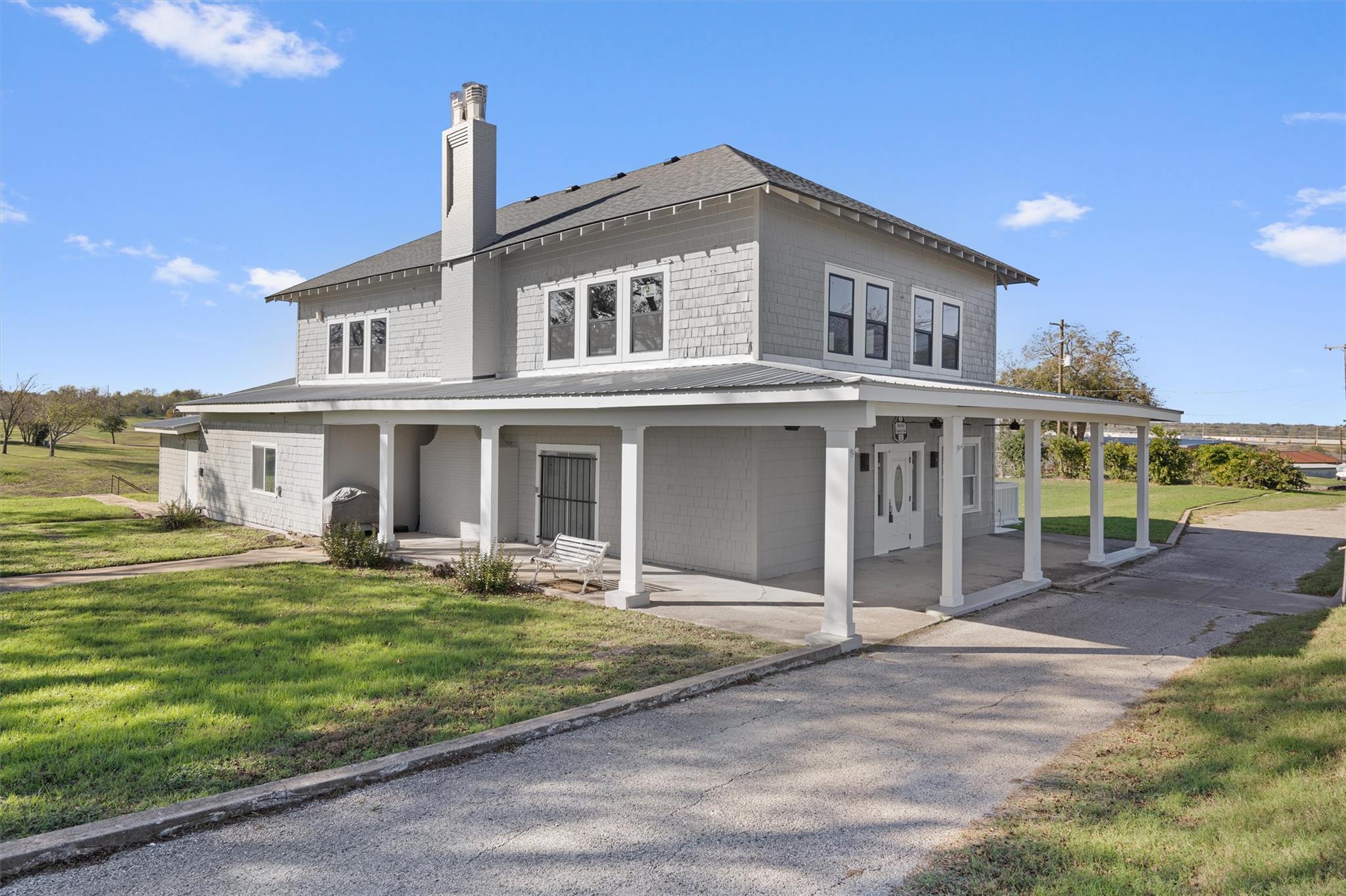 1102 Beech St, Taylor, TX 76574