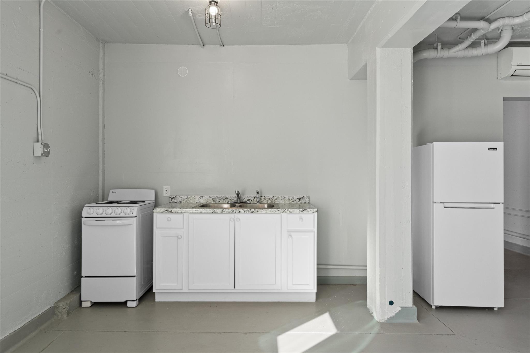 1102 Beech St, Taylor, TX 76574