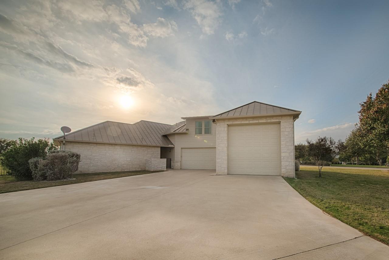 1600 Legends Pkwy, Kingsland, TX 78639