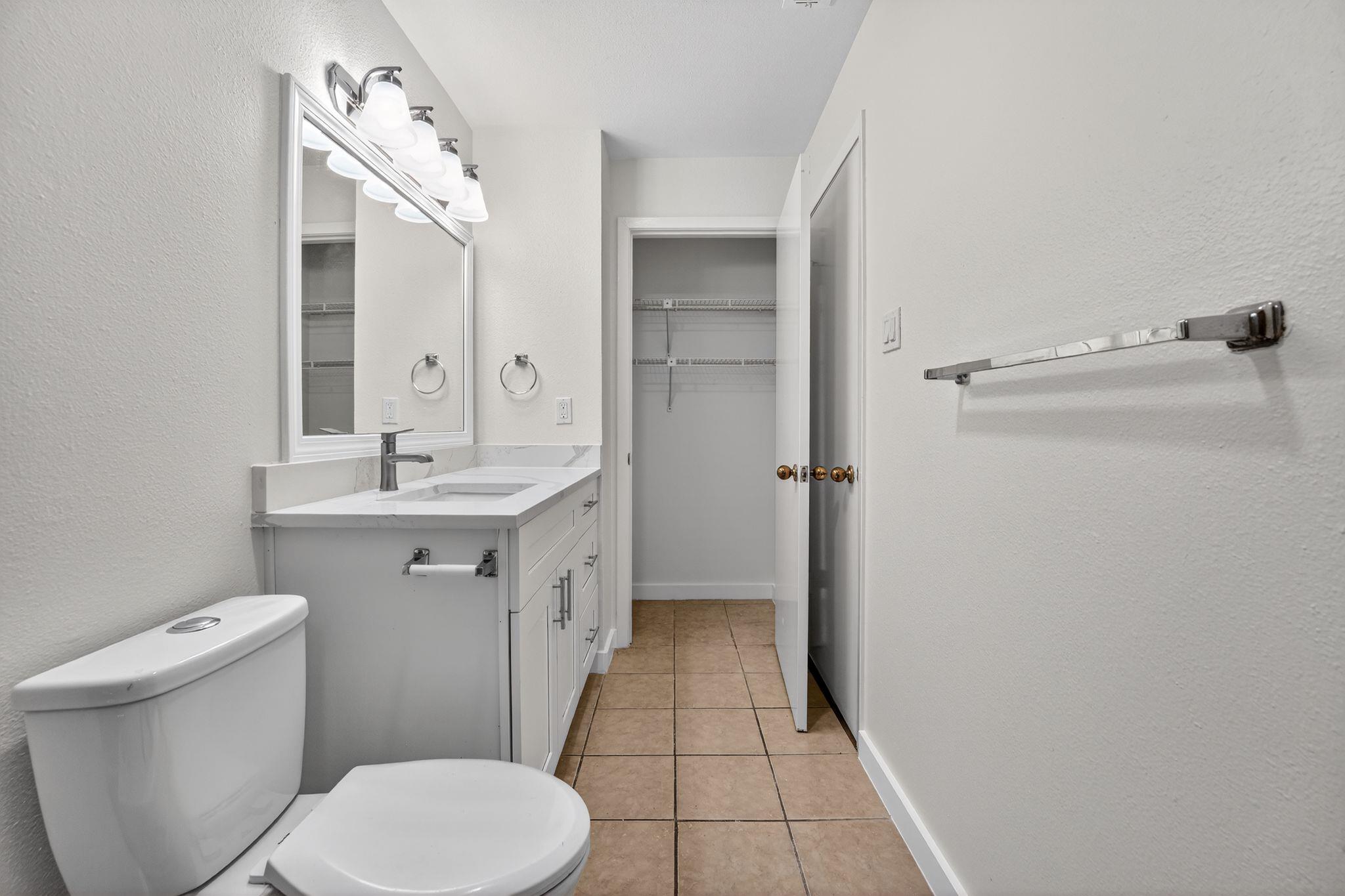 712 Graham Pl # 201, Austin, TX 78705