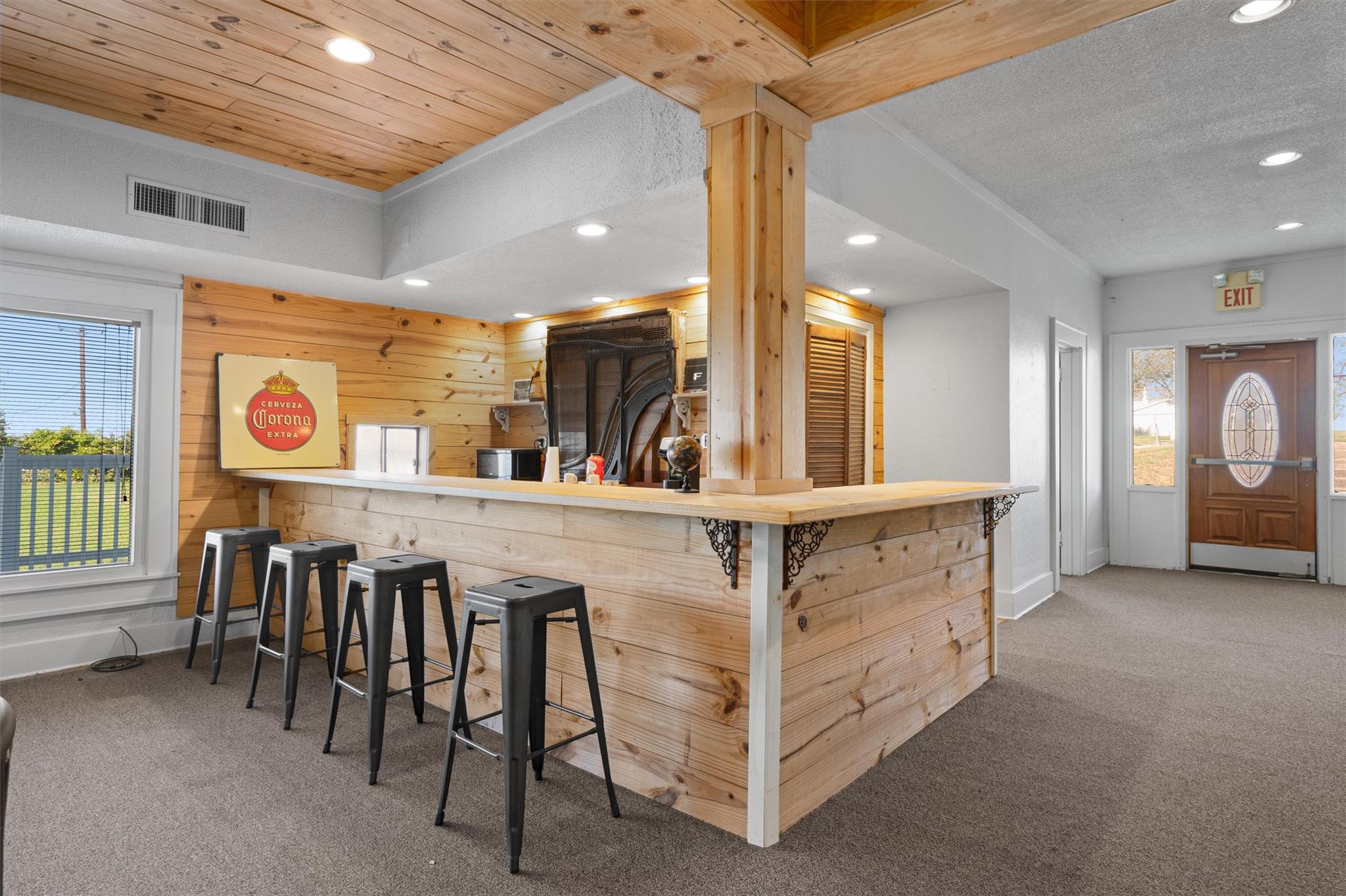 1102 Beech St, Taylor, TX 76574