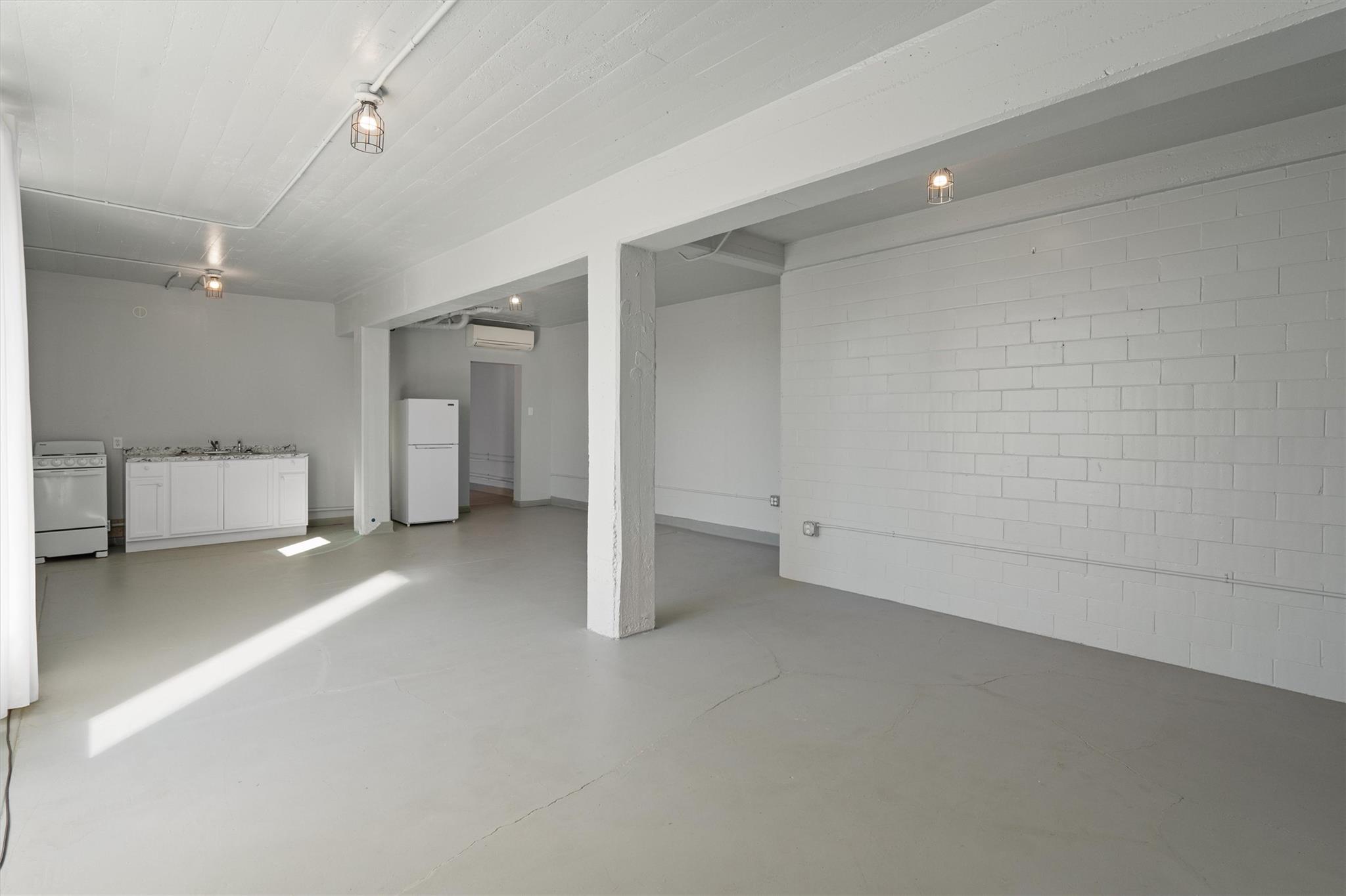 1102 Beech St, Taylor, TX 76574