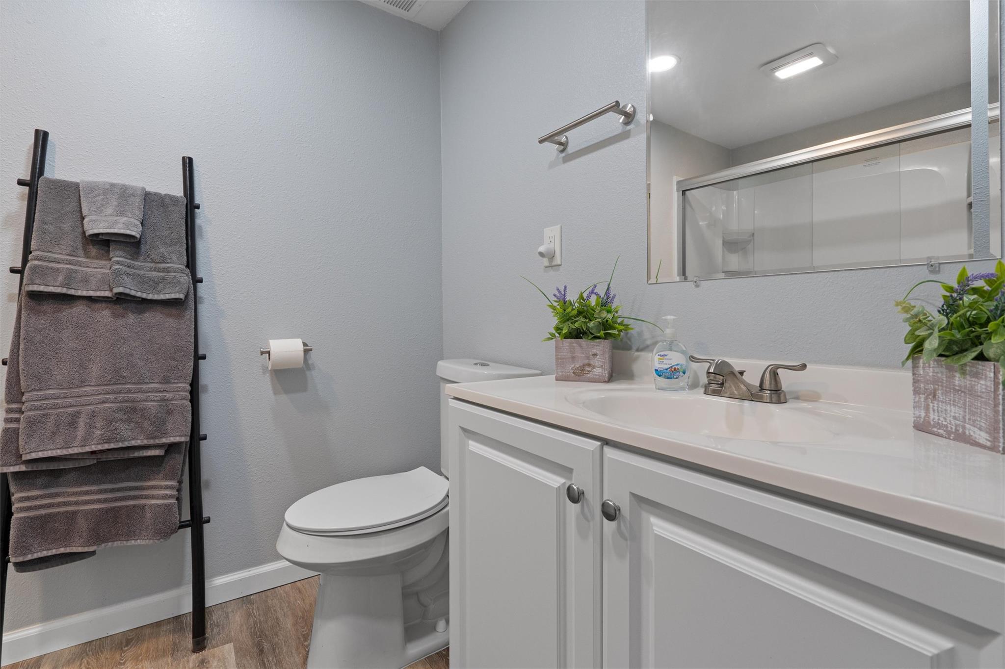 1102 Beech St, Taylor, TX 76574