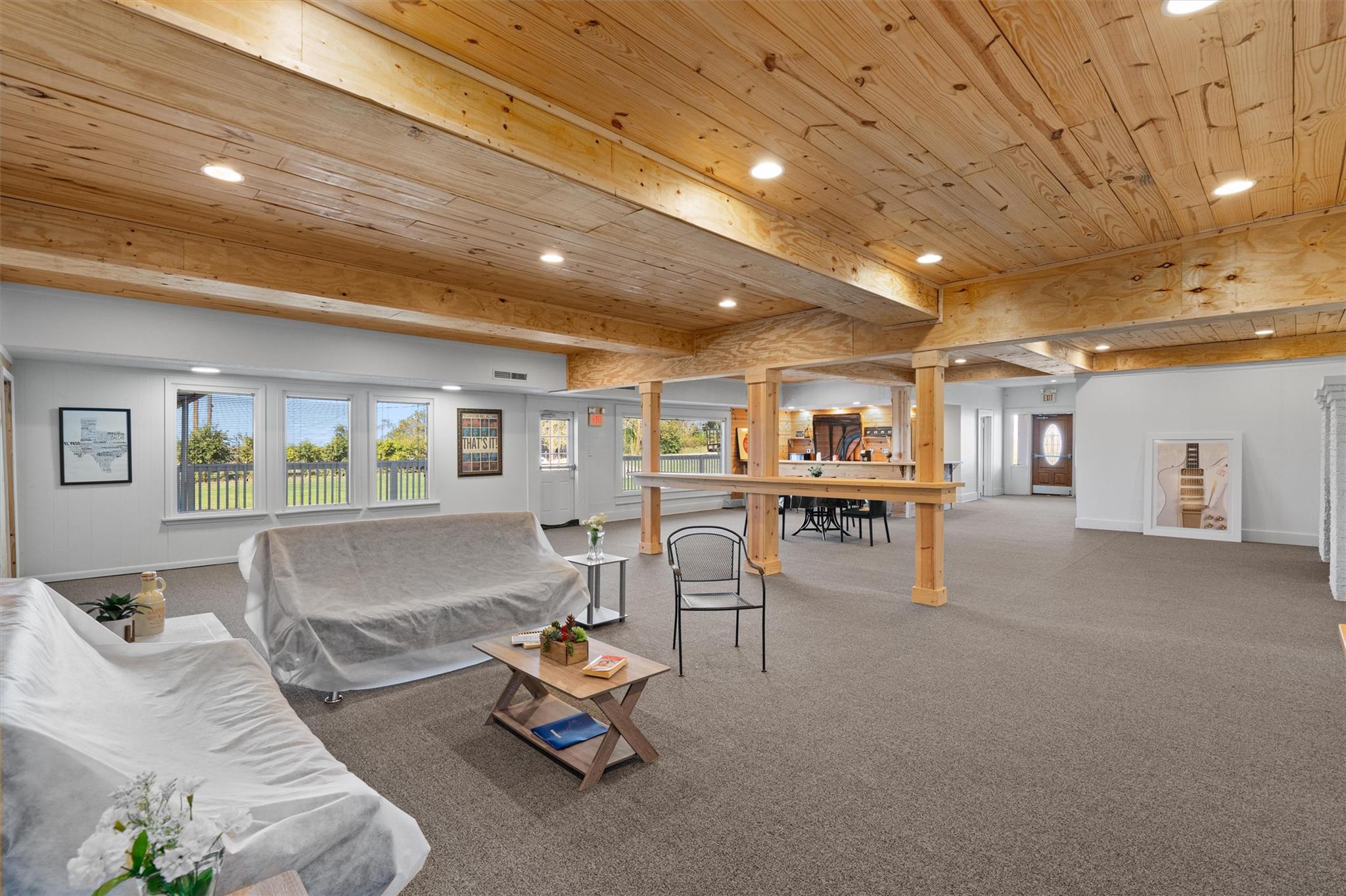 1102 Beech St, Taylor, TX 76574