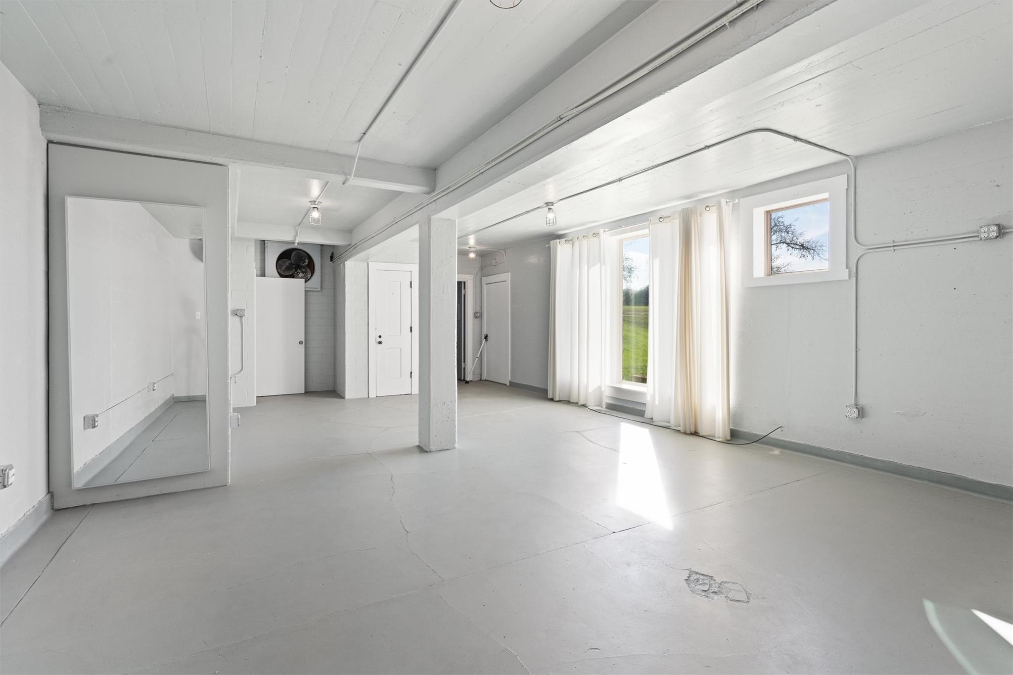 1102 Beech St, Taylor, TX 76574