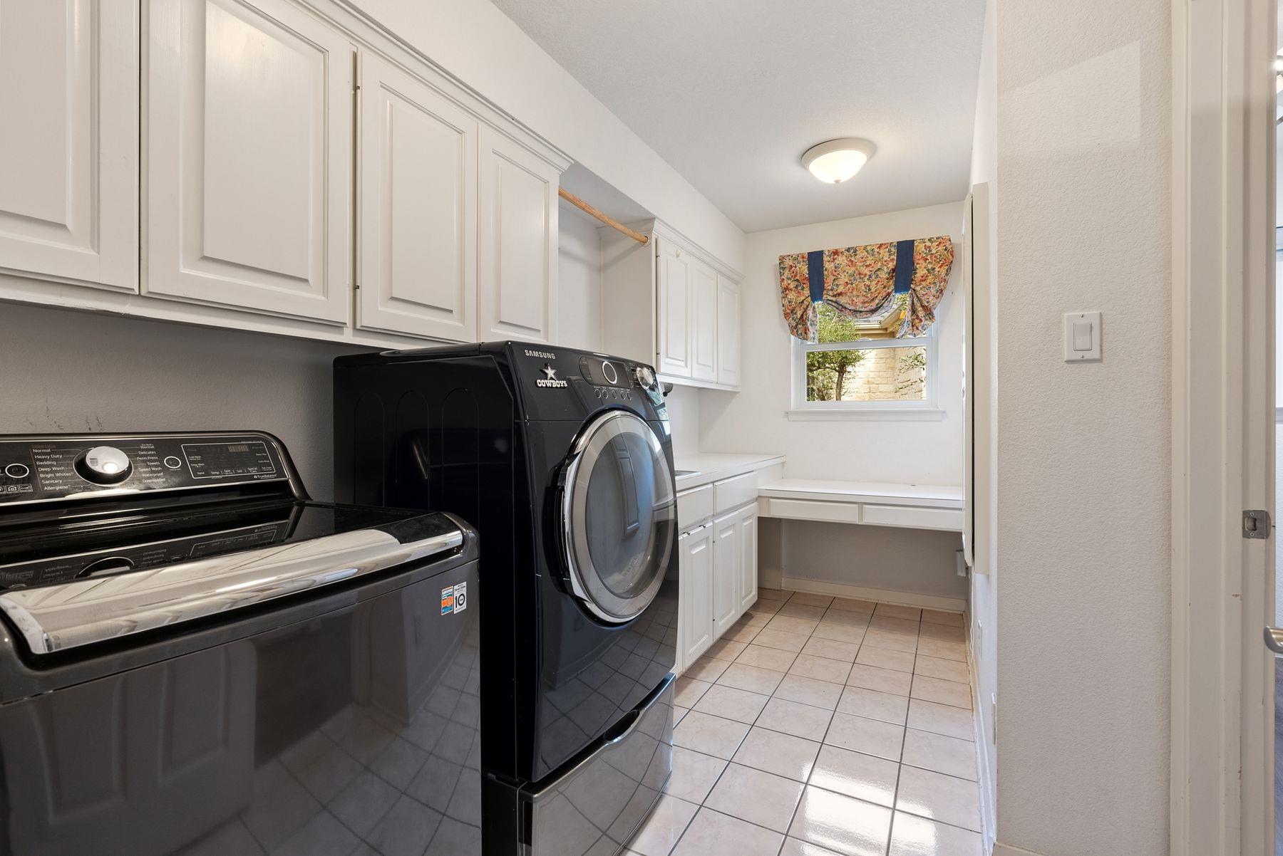 112 Spellbrook Ln, Lakeway, TX 78734