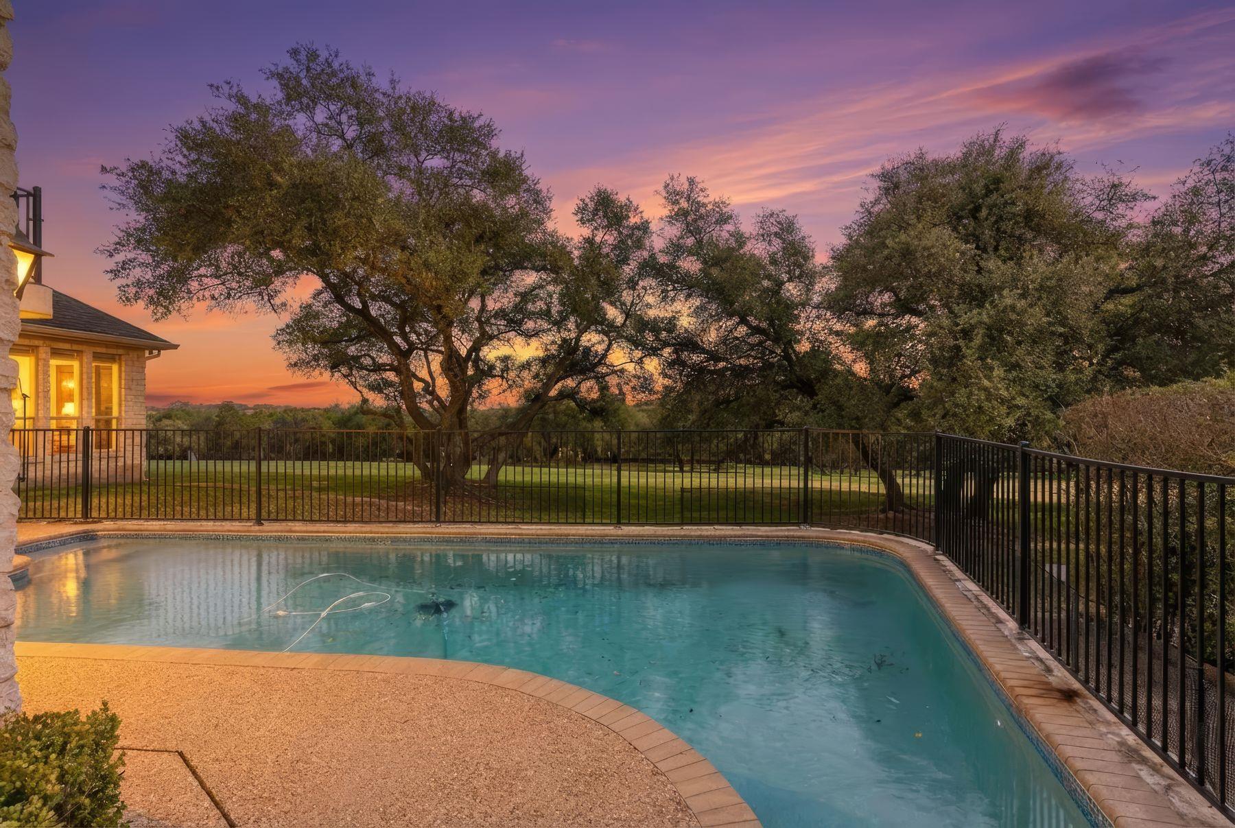 112 Spellbrook Ln, Lakeway, TX 78734