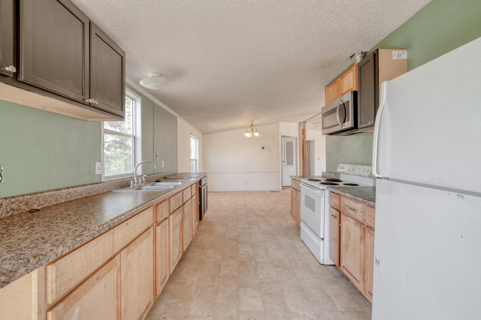 21400 Webberwood Rdg, Elgin, TX 78621