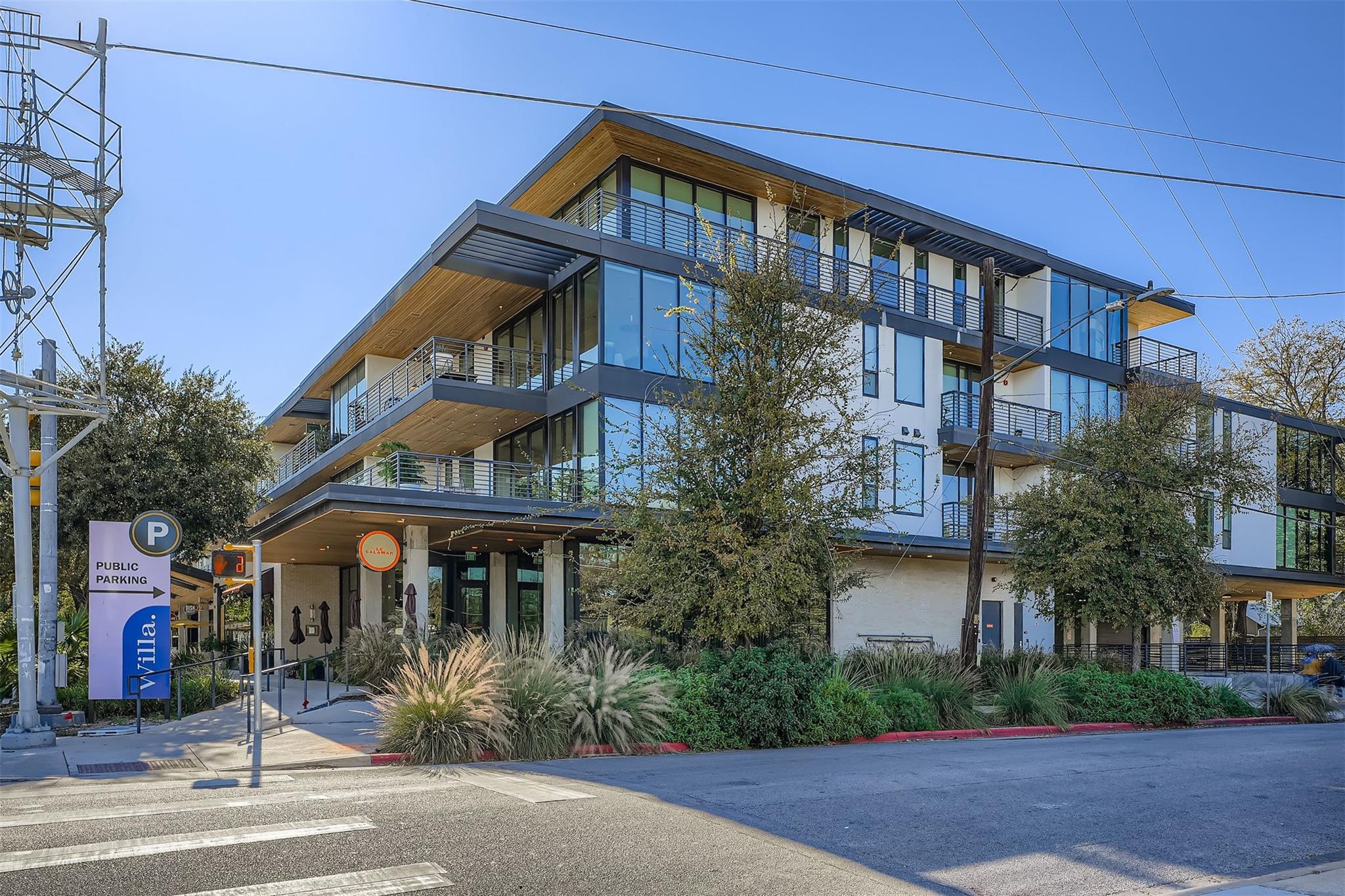 1600 S 1st St # 201, Austin, TX 78704