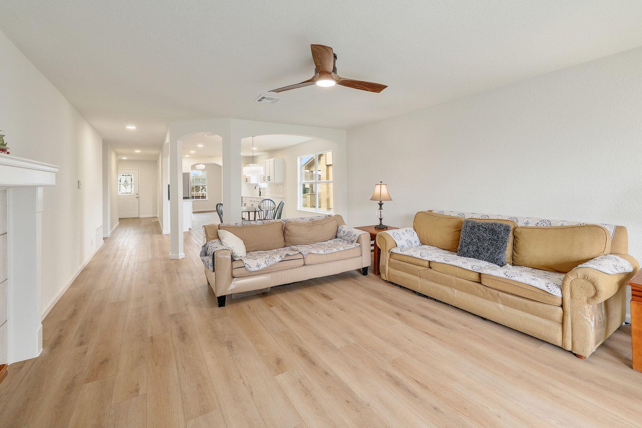 105 Ryan Cv, Hutto, TX 78634