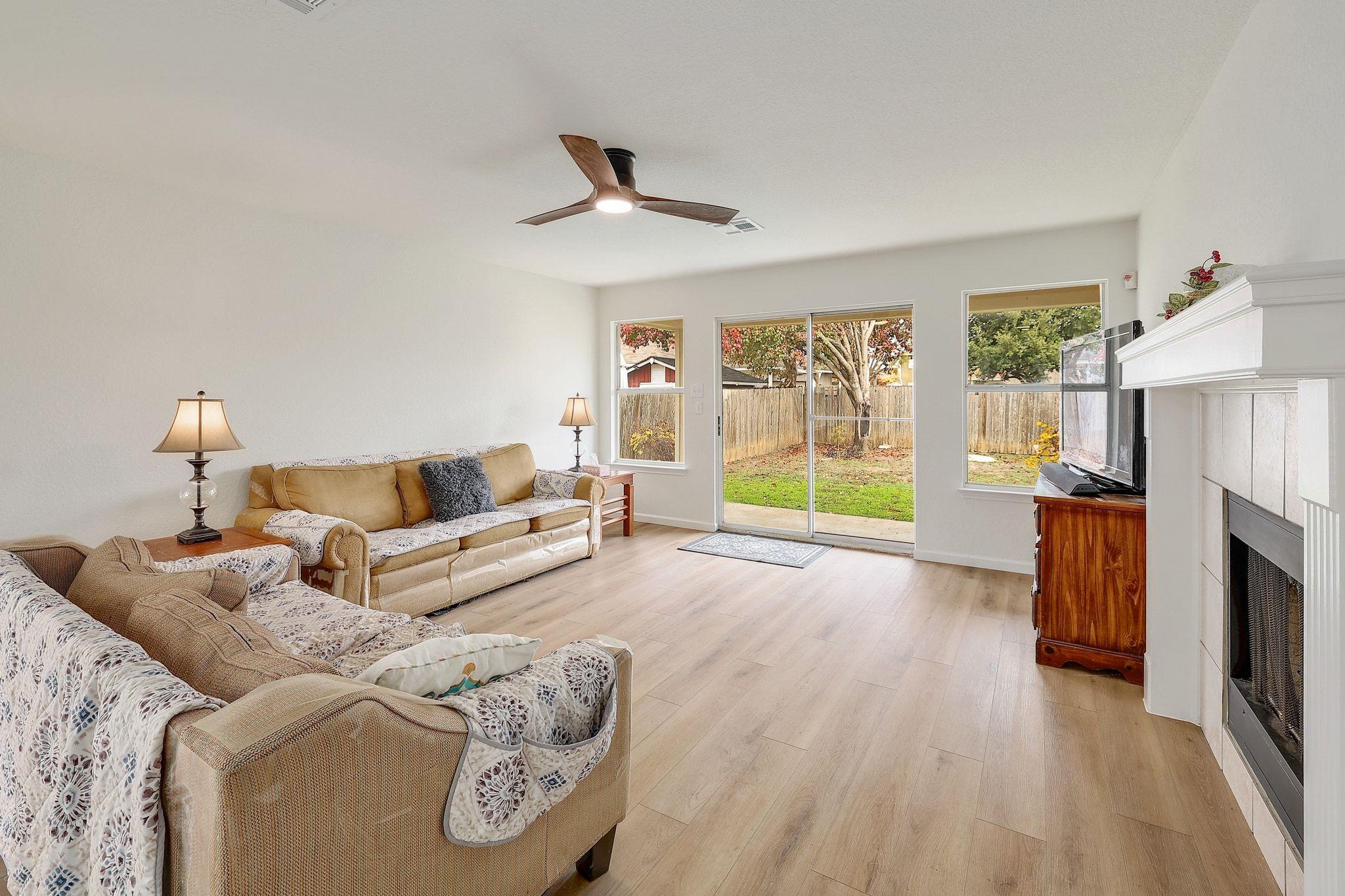 105 Ryan Cv, Hutto, TX 78634