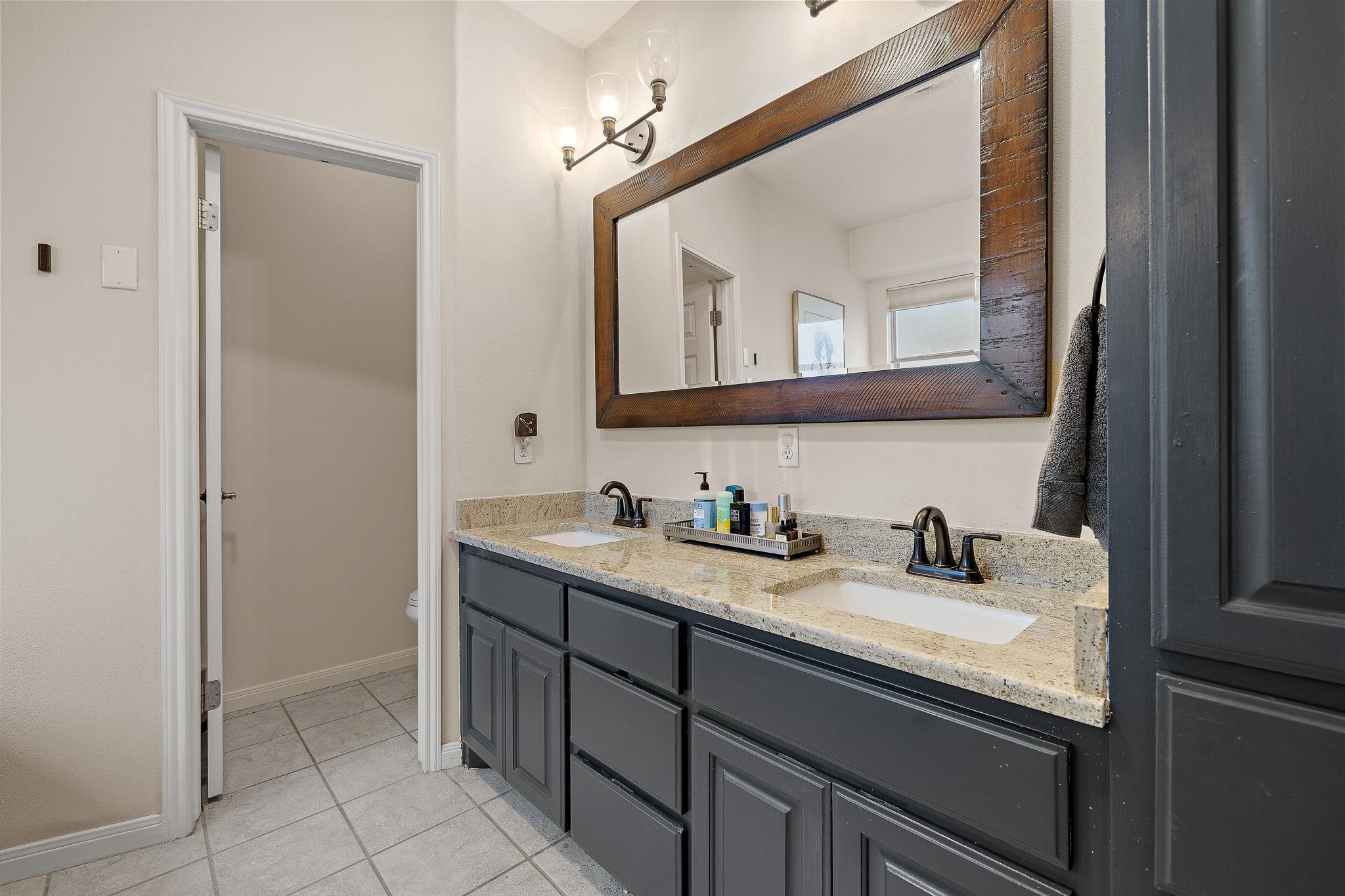 11001 River Plantation Dr, Austin, TX 78747