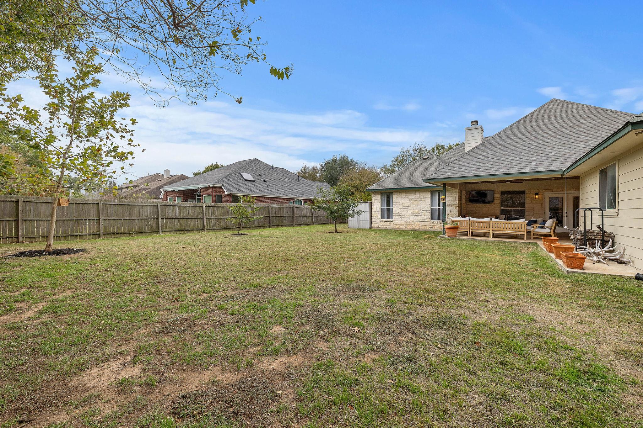 11001 River Plantation Dr, Austin, TX 78747
