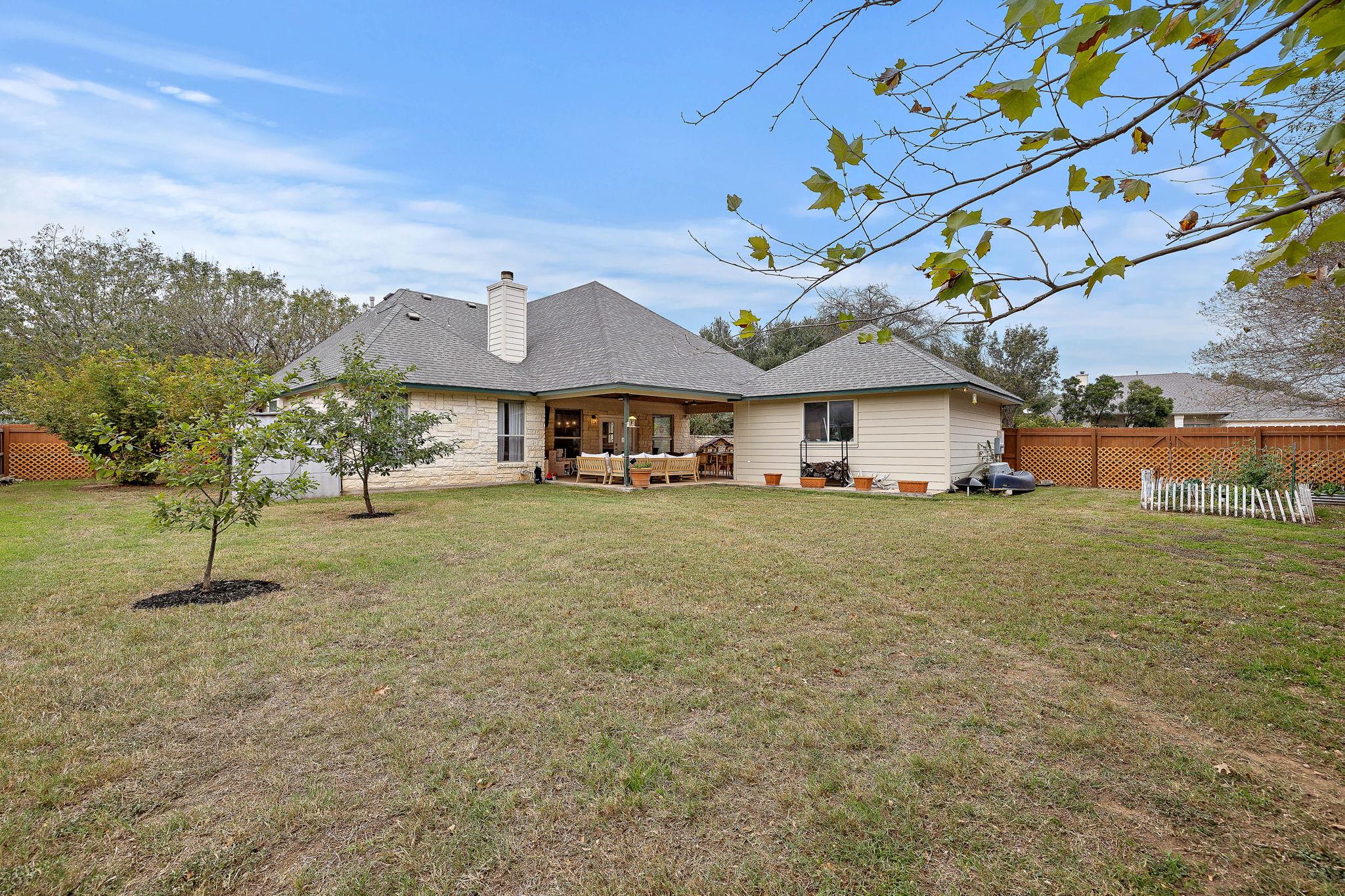 11001 River Plantation Dr, Austin, TX 78747