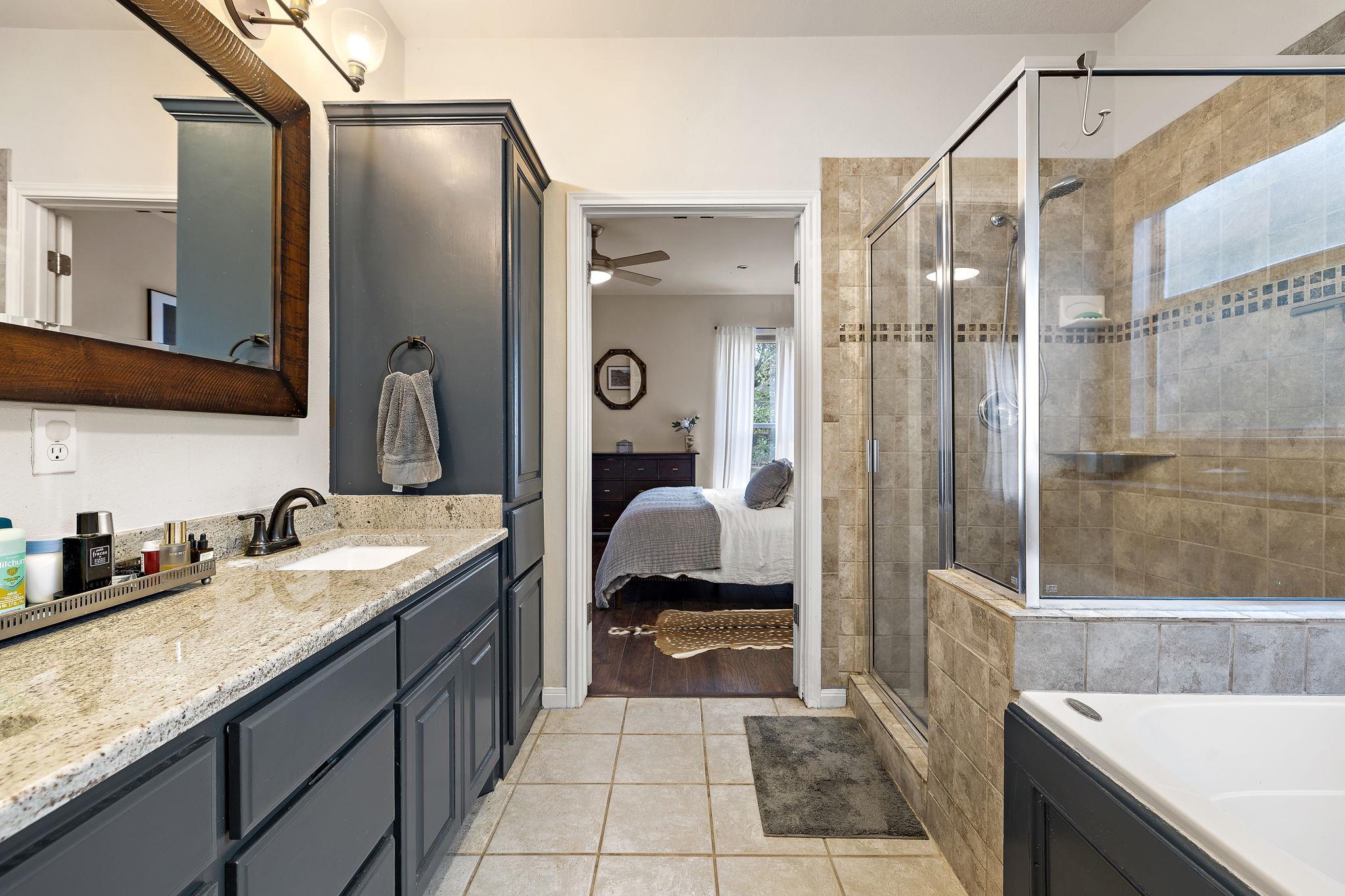 11001 River Plantation Dr, Austin, TX 78747