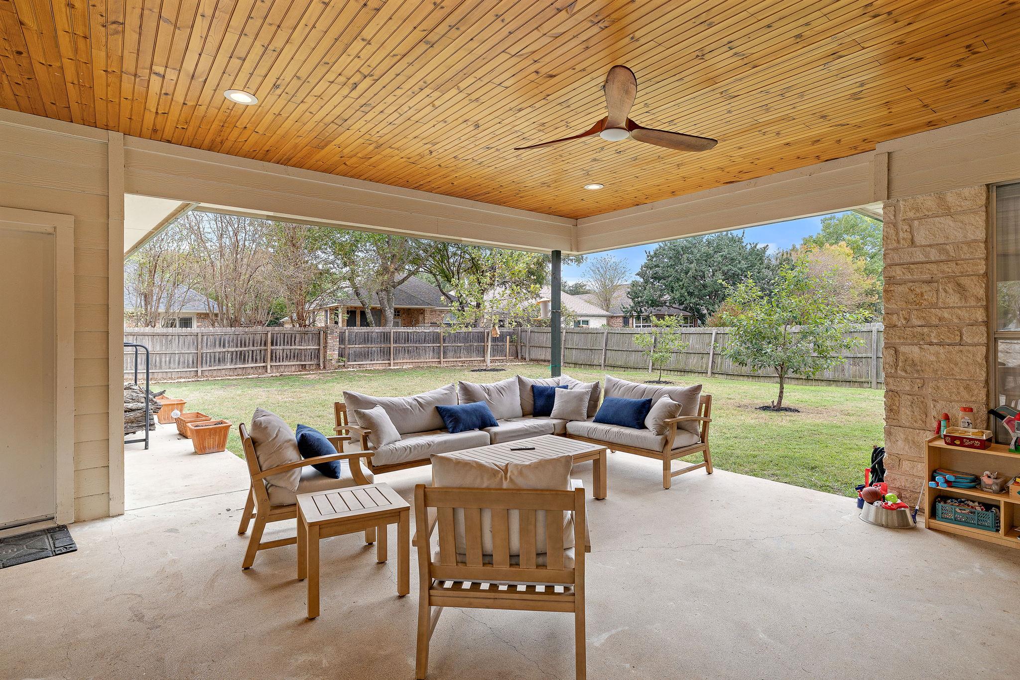 11001 River Plantation Dr, Austin, TX 78747
