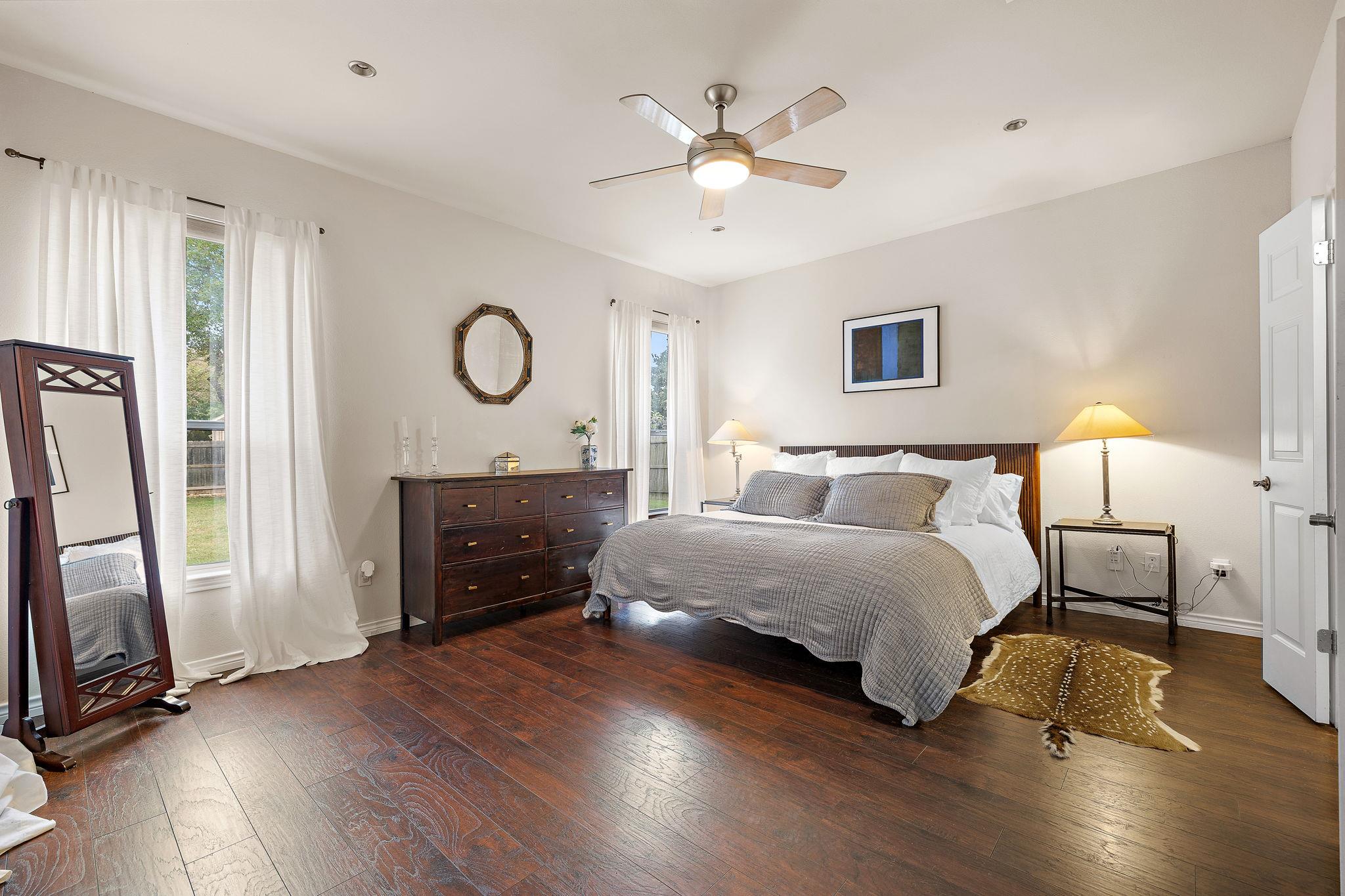 11001 River Plantation Dr, Austin, TX 78747